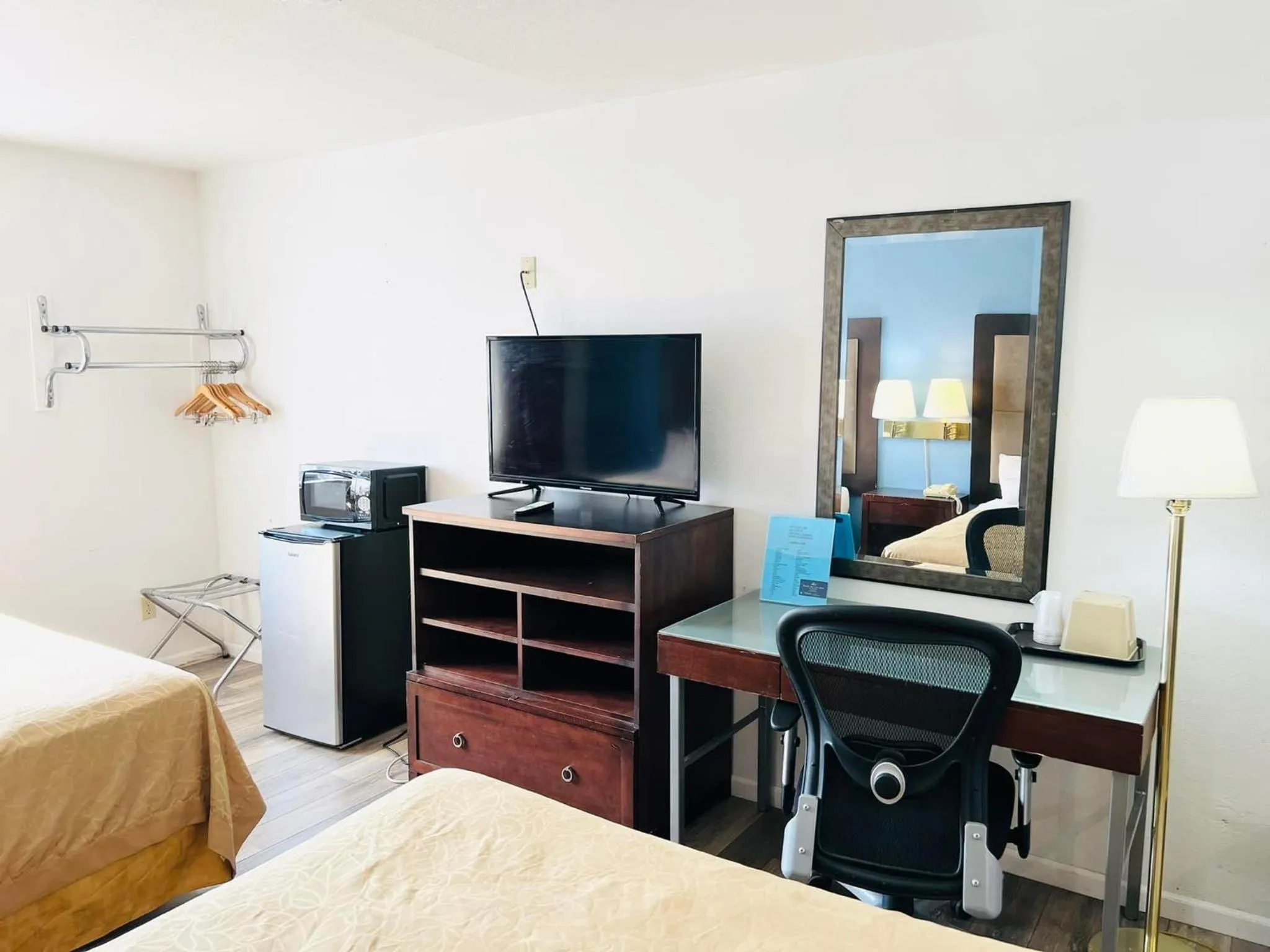 Bed in Super 8 by Wyndham Fort Scott