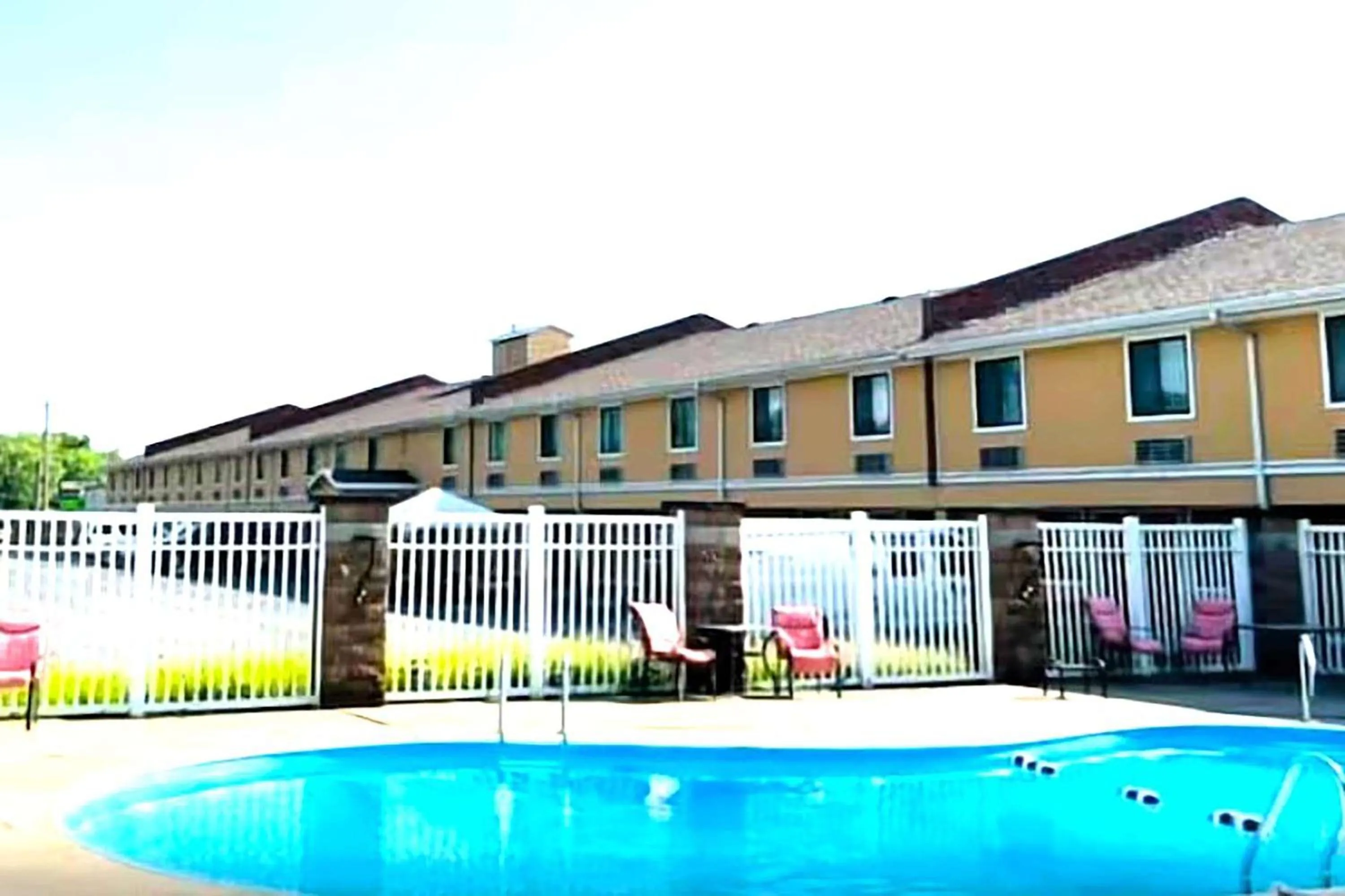 Pool view in Super 8 by Wyndham Fort Scott