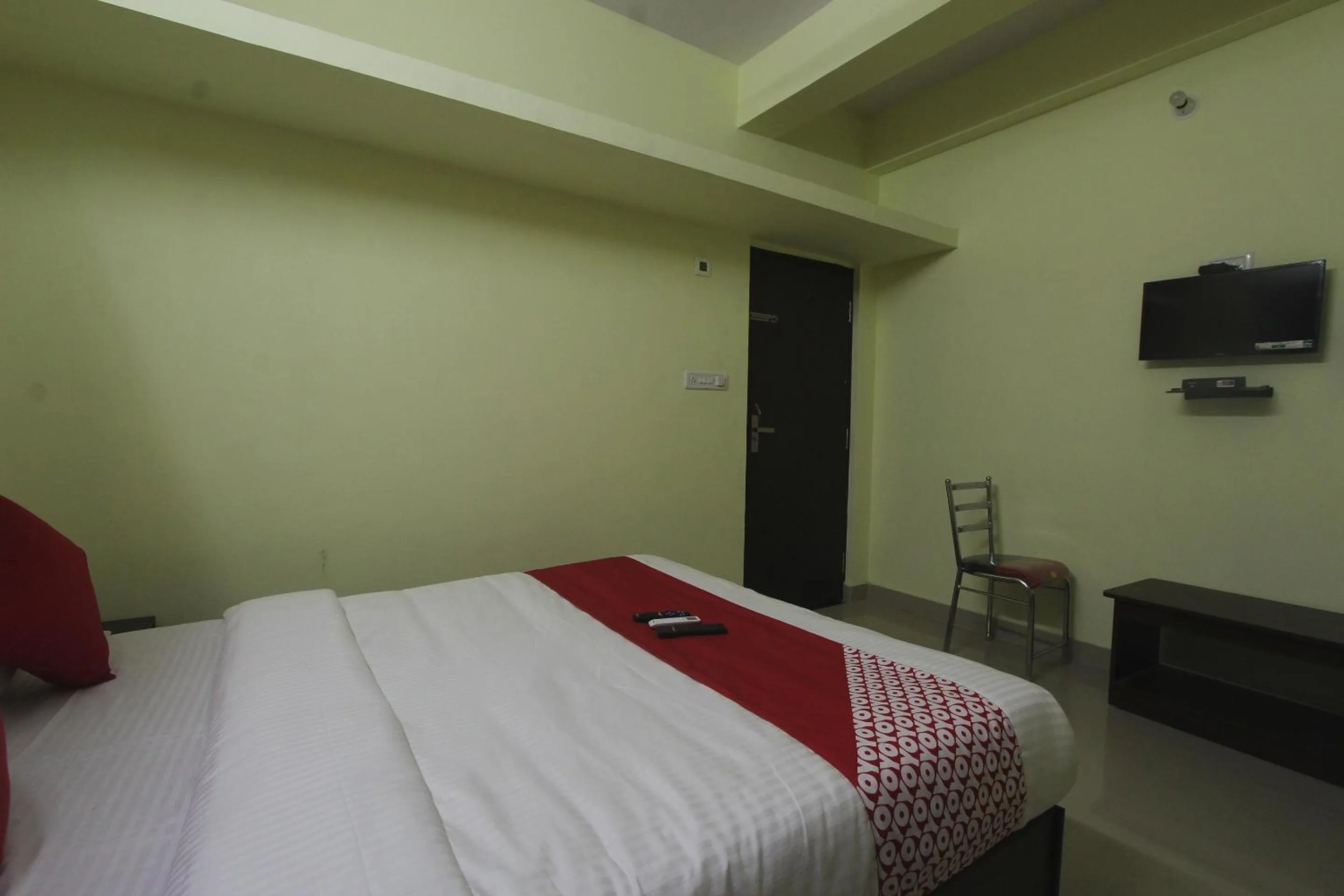 Bedroom, Bed in Super Hotel O V R Residency Near Sri Amruth Chithra Mandira