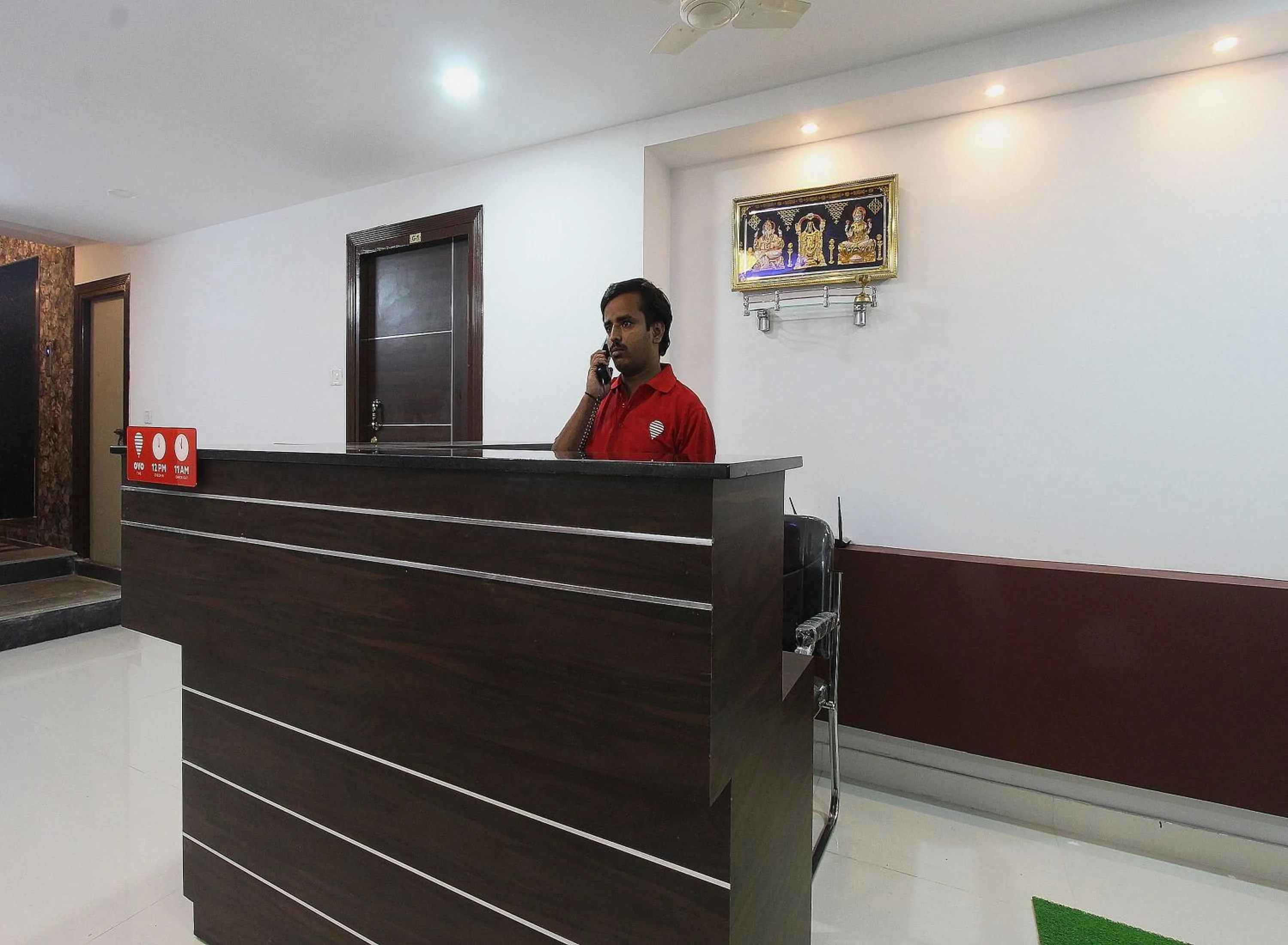 Lobby or reception in Super Hotel O V R Residency Near Sri Amruth Chithra Mandira
