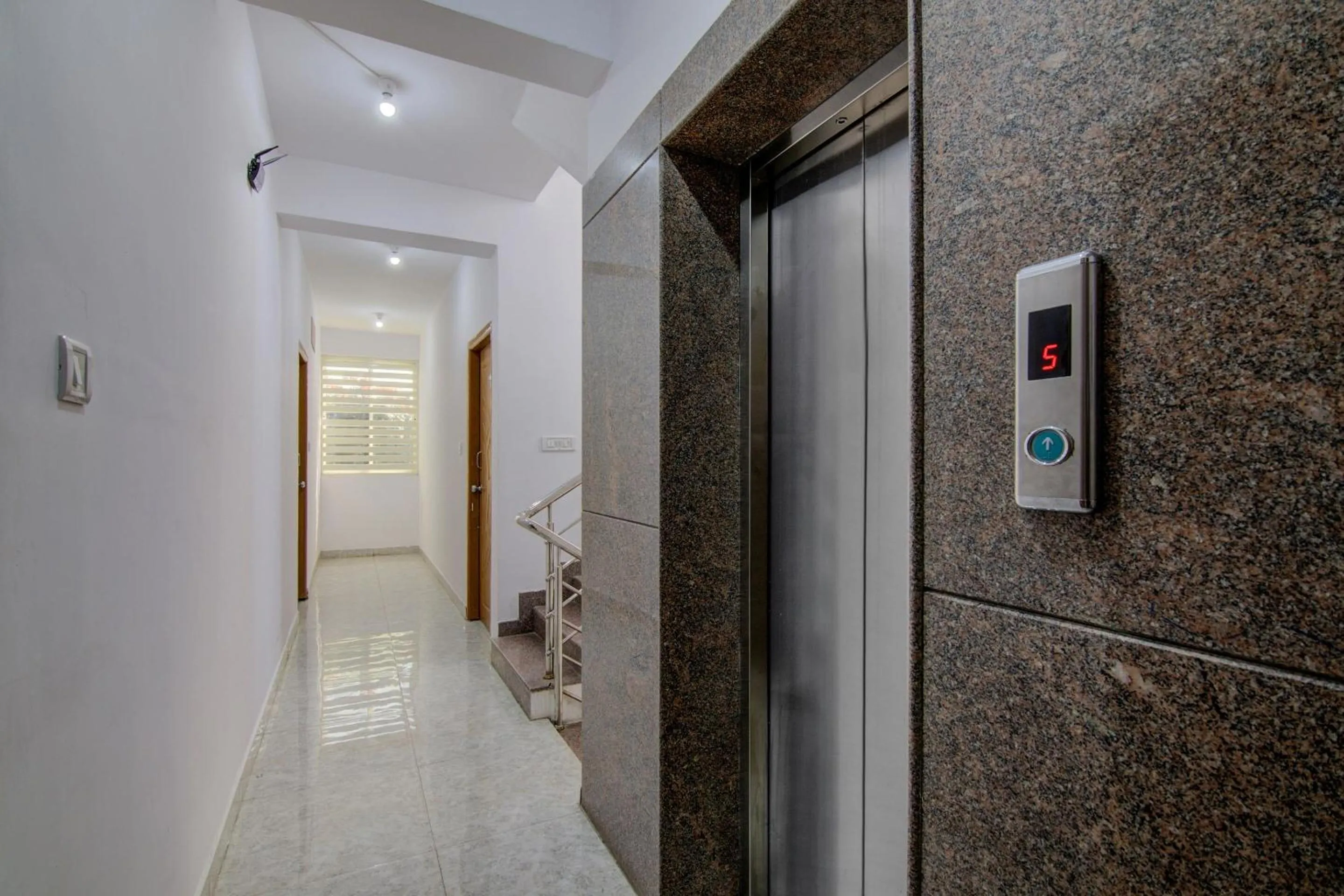 Lobby or reception in Super Hotel O Varcity Comforts Near St. John Medical College