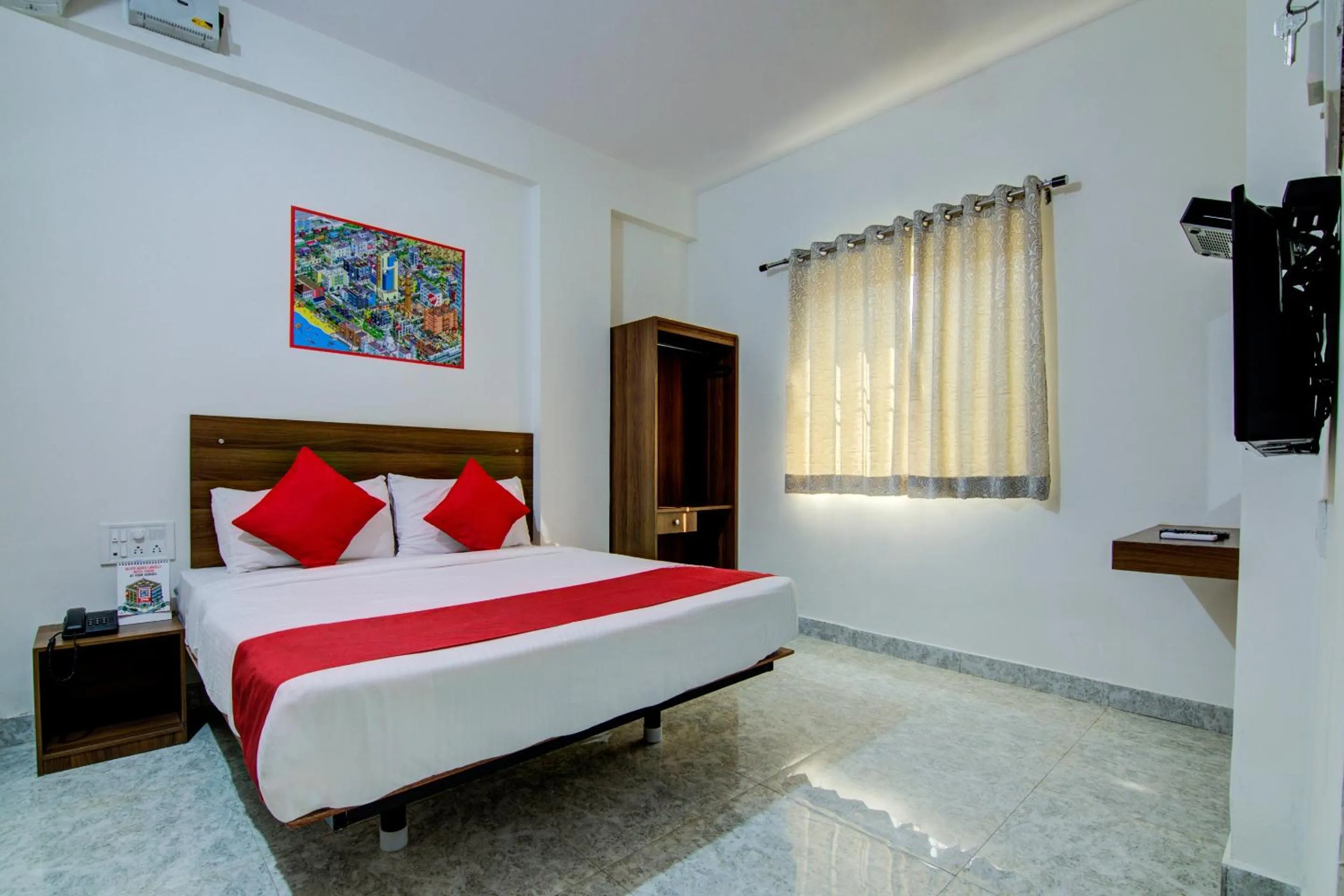 Bedroom, Bed in Super Hotel O Varcity Comforts Near St. John Medical College
