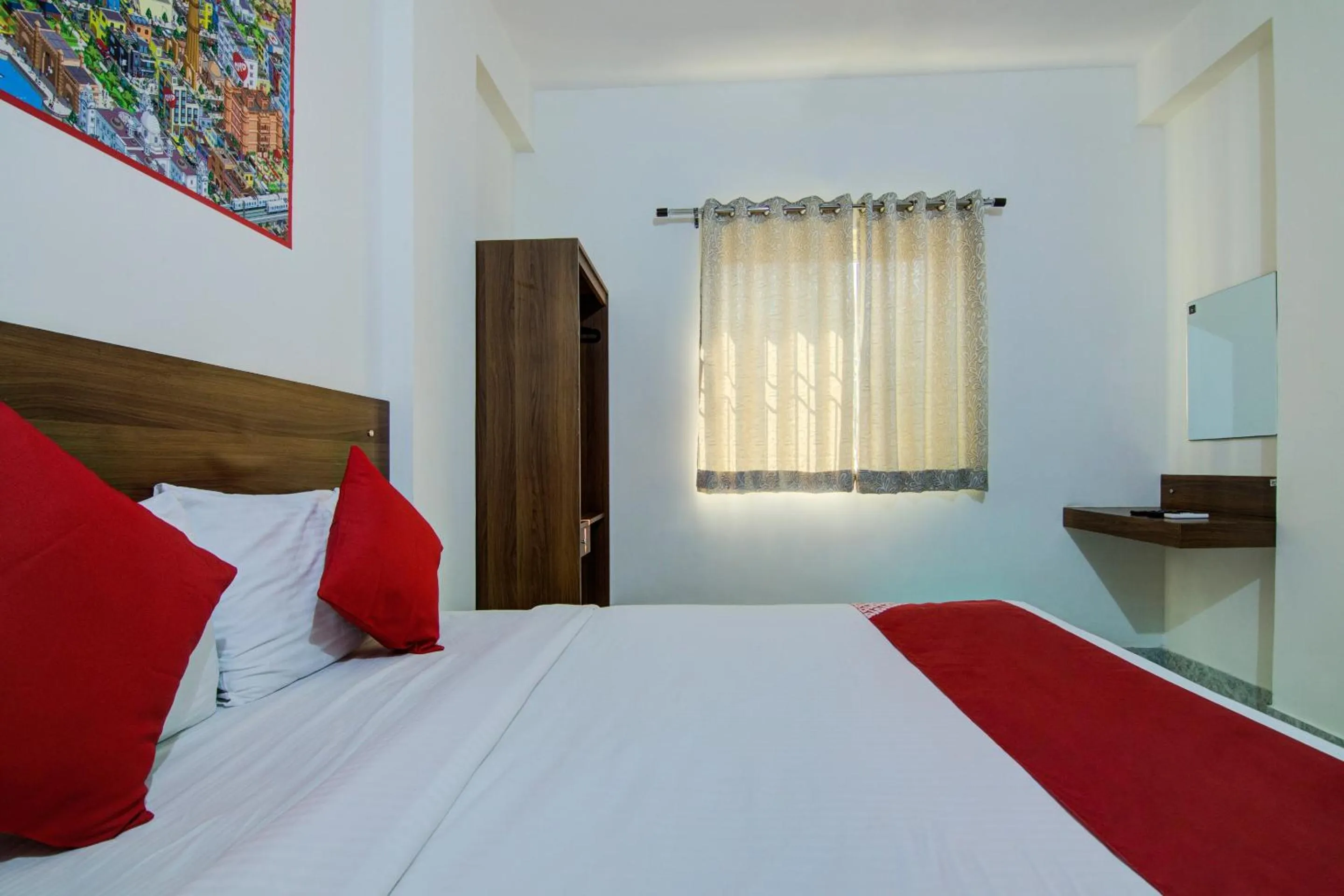 Bedroom, Bed in Super Hotel O Varcity Comforts Near St. John Medical College
