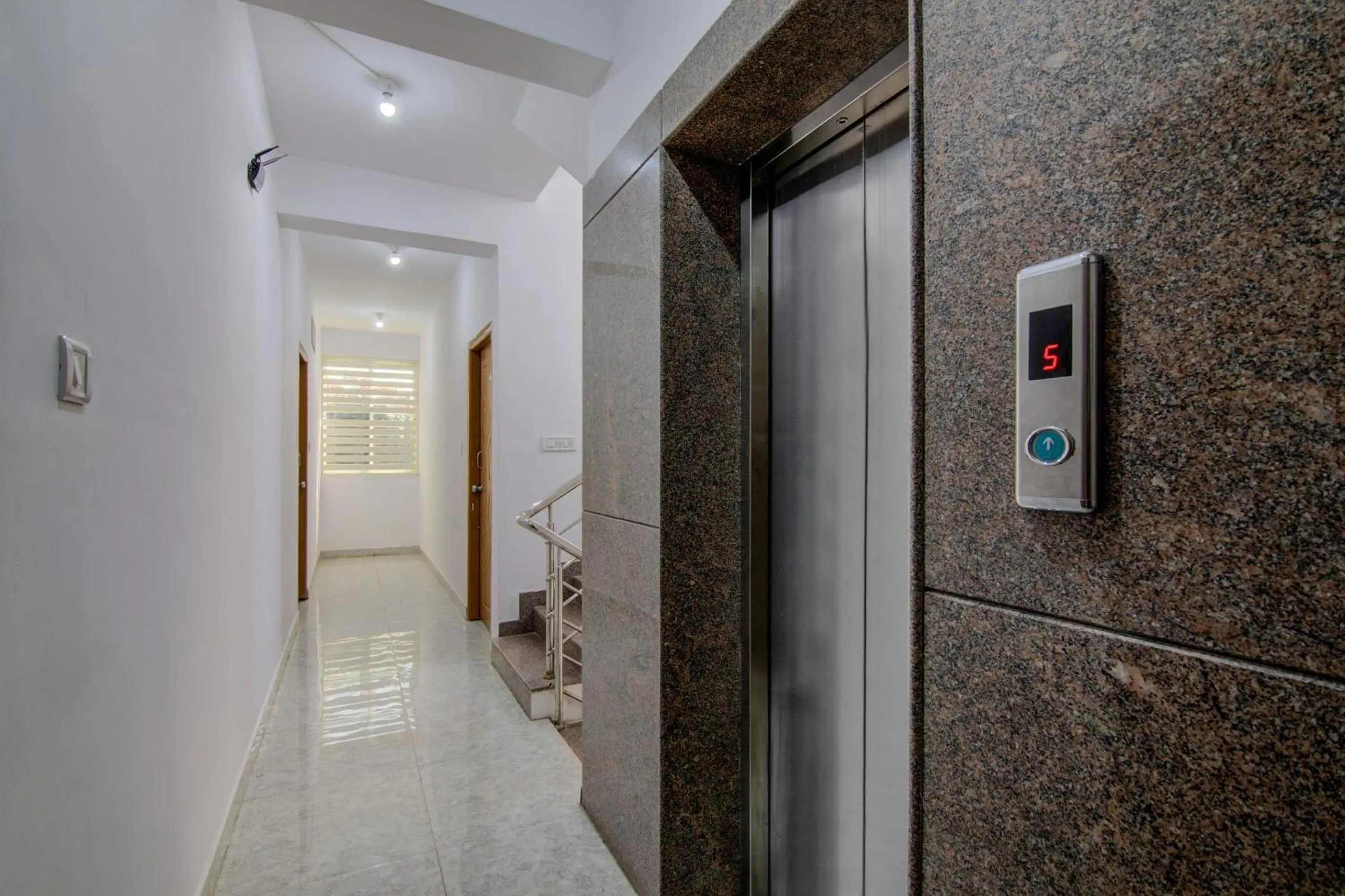 Lobby or reception in Super Hotel O Varcity Comforts Near St. John Medical College