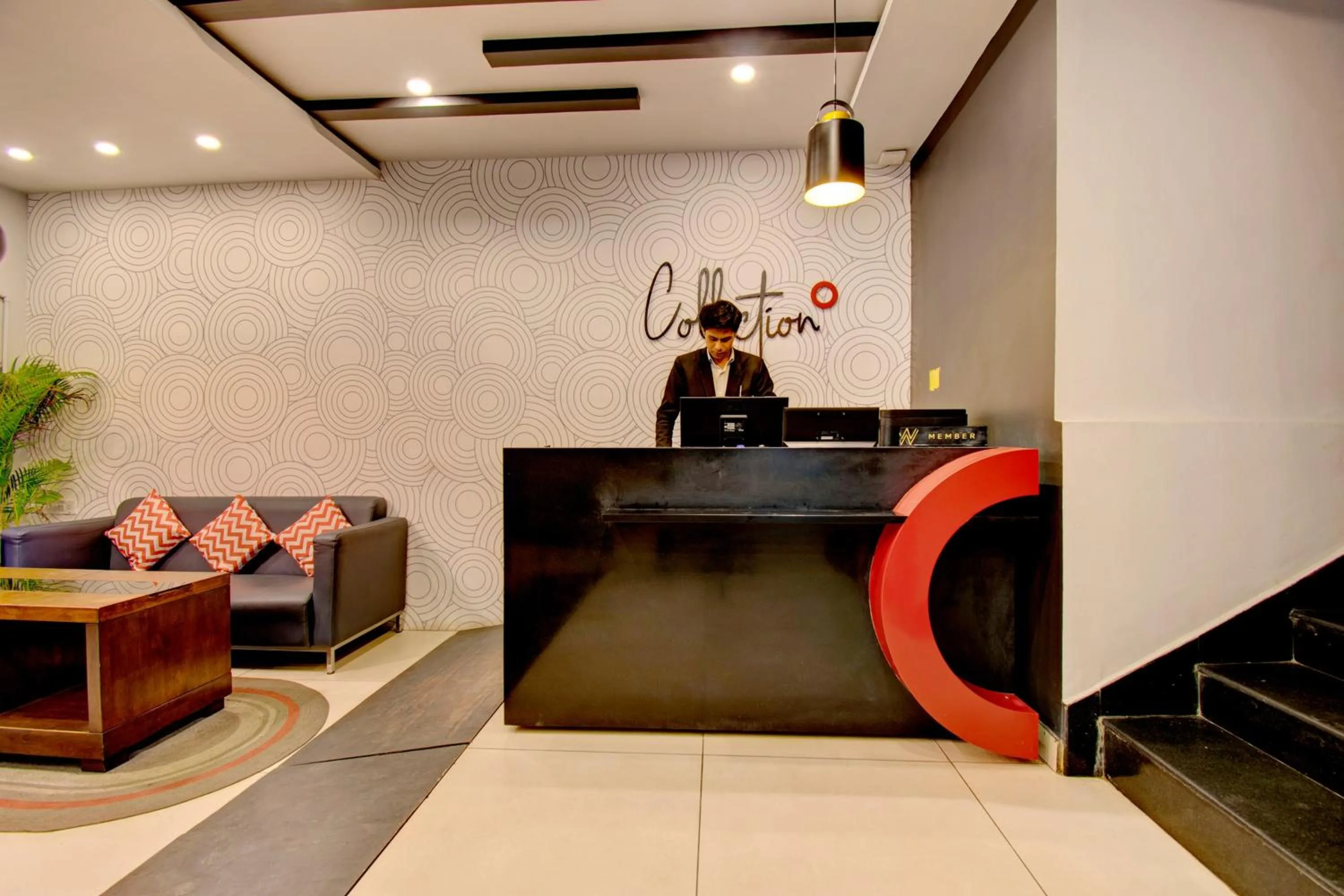 Lobby or reception in Super Townhouse Ulsoor