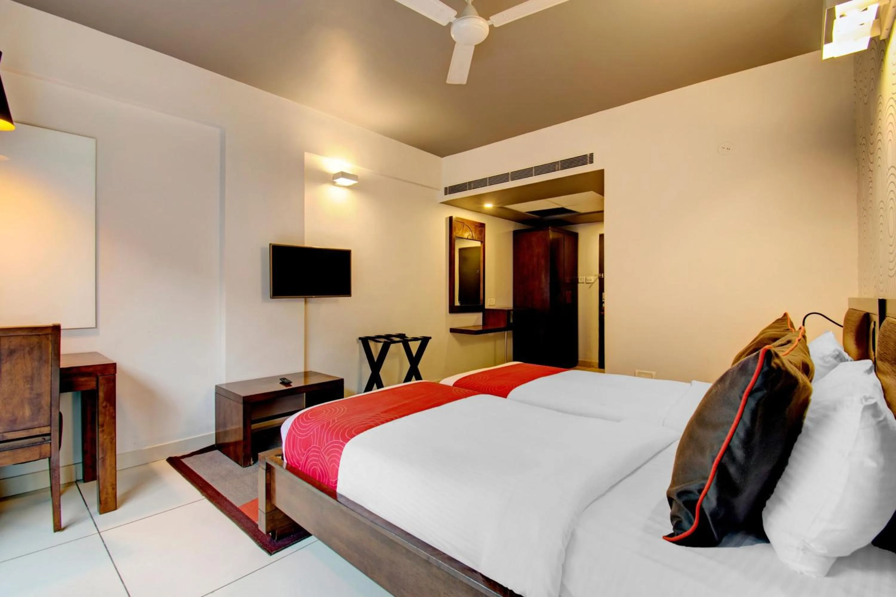 Bedroom, Bed in Super Townhouse Ulsoor