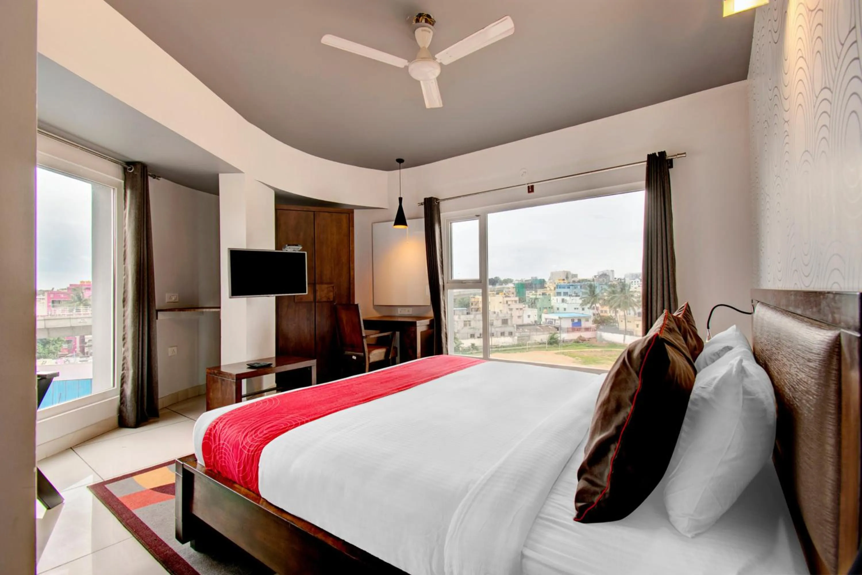 Bedroom, Bed in Super Townhouse Ulsoor