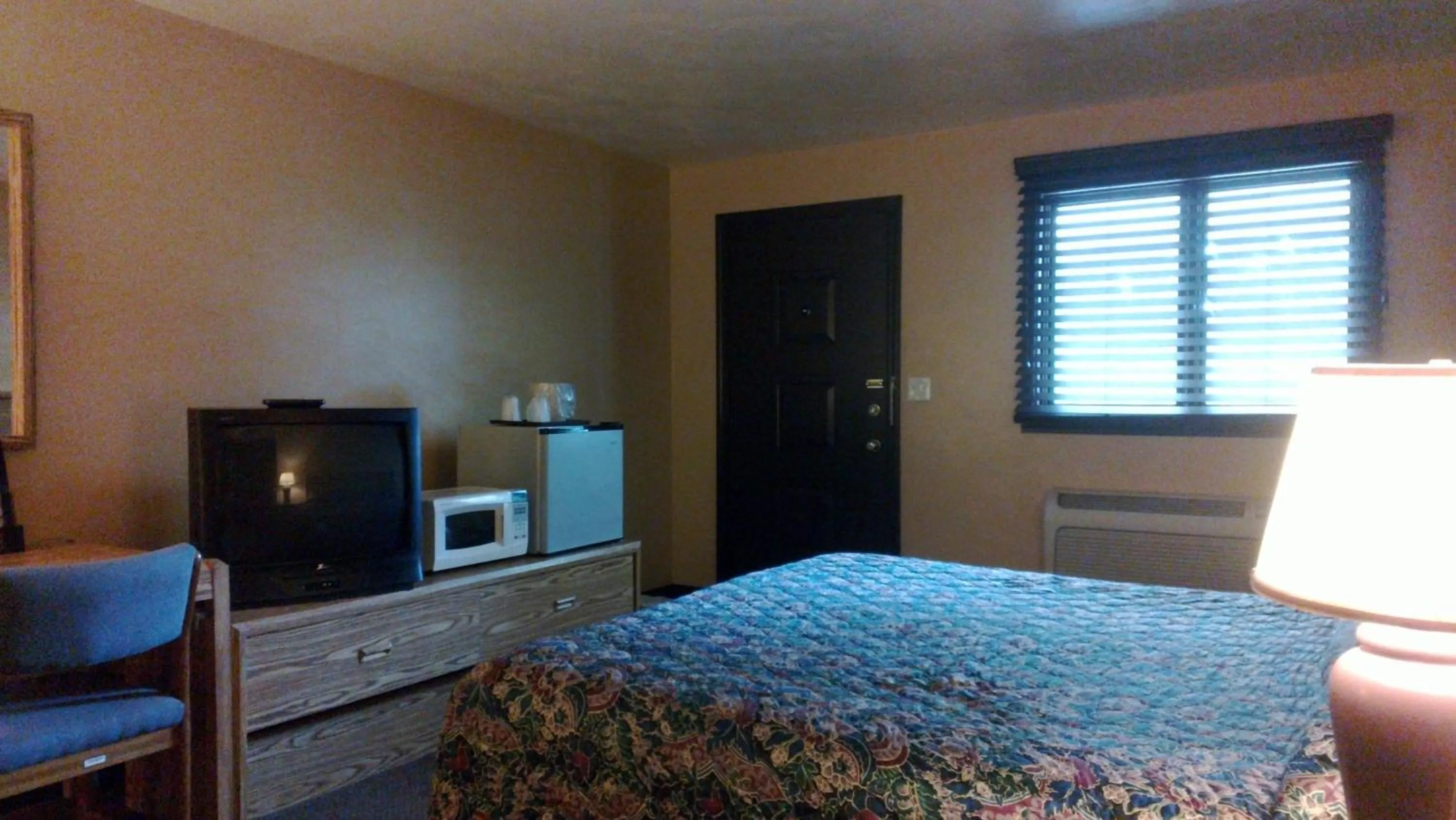 Colonial Inn Mercer-Grove City