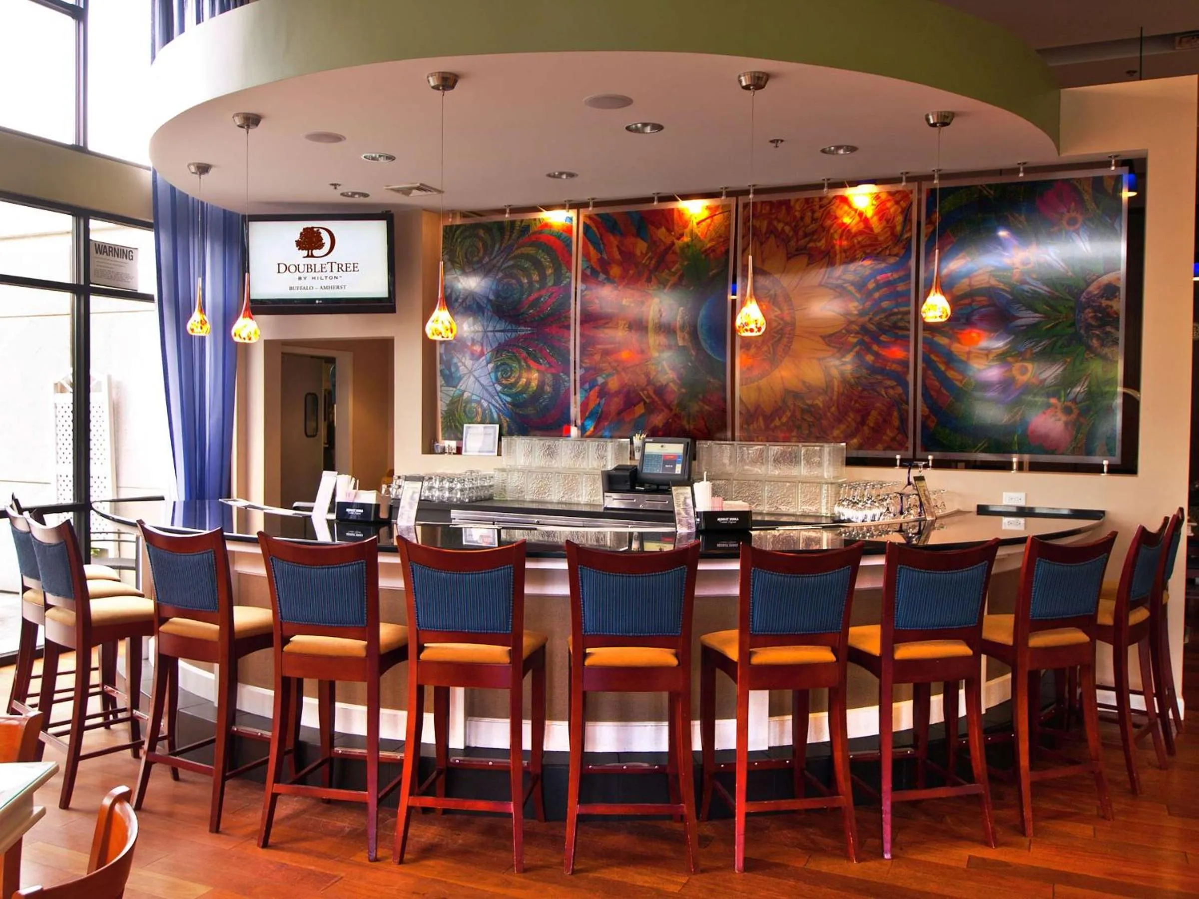 Lounge or bar in DoubleTree by Hilton Buffalo-Amherst