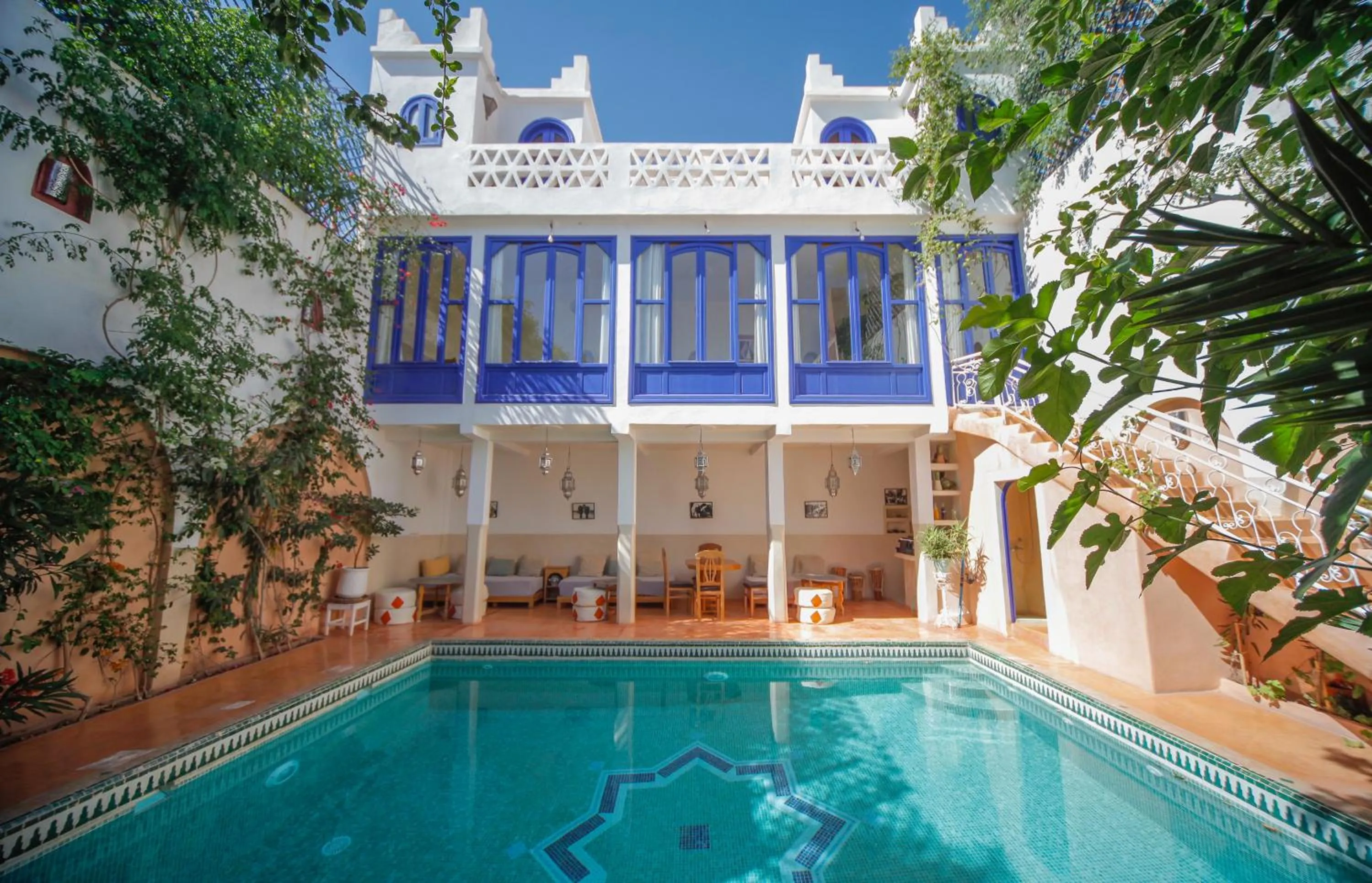 Swimming pool in Maison d'hôtes Dar Farhana