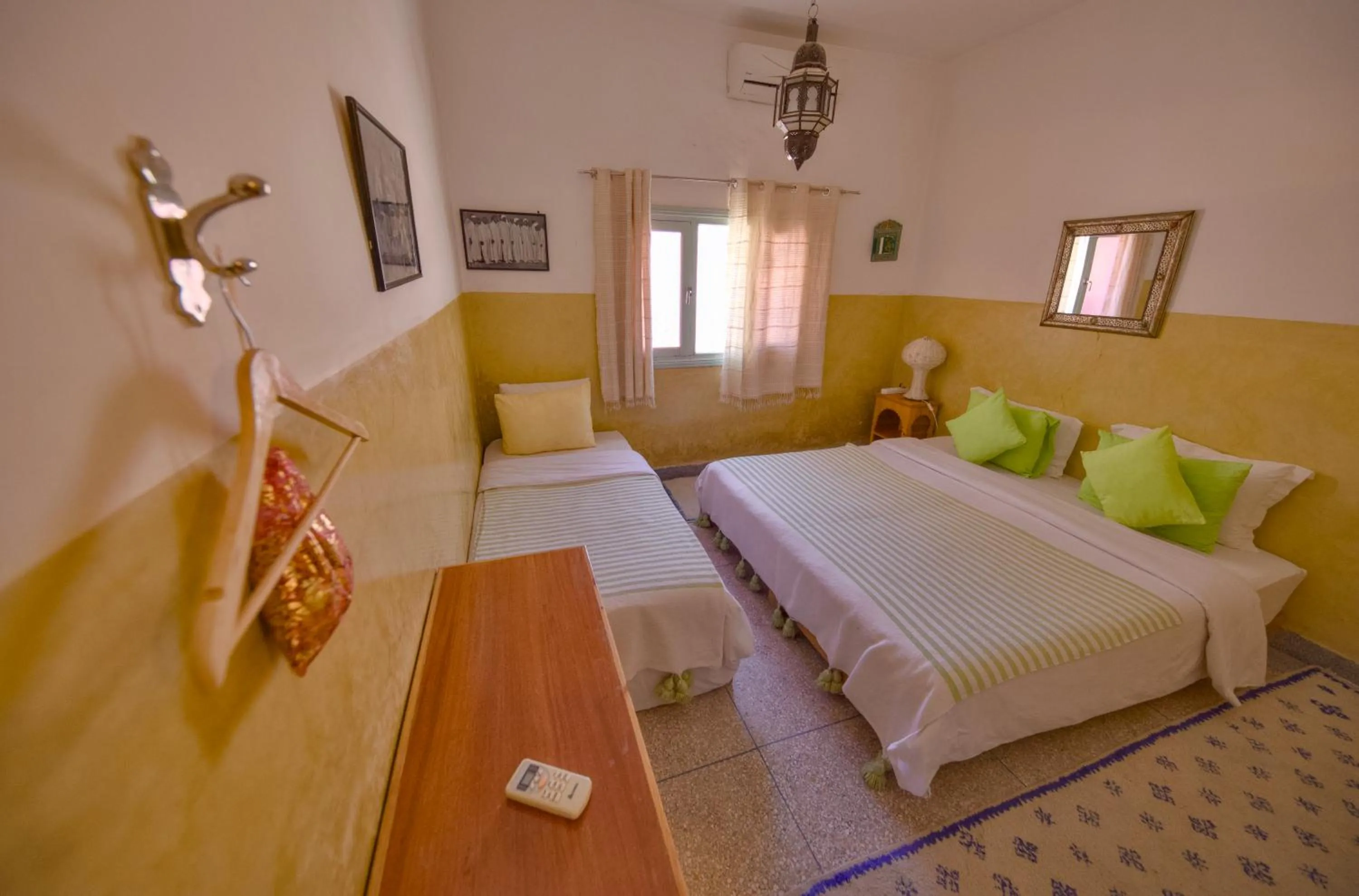 Bed in Maison d'hôtes Dar Farhana