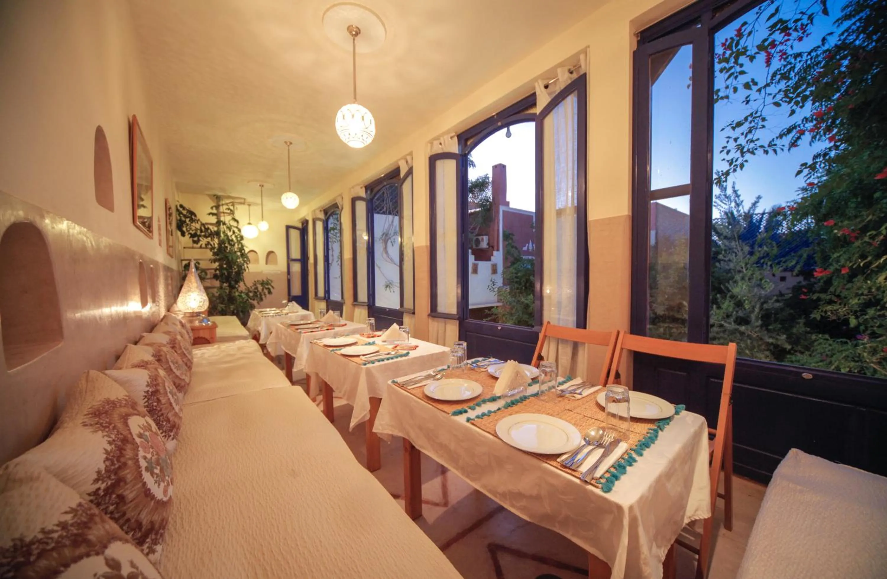 Restaurant/places to eat in Maison d'hôtes Dar Farhana