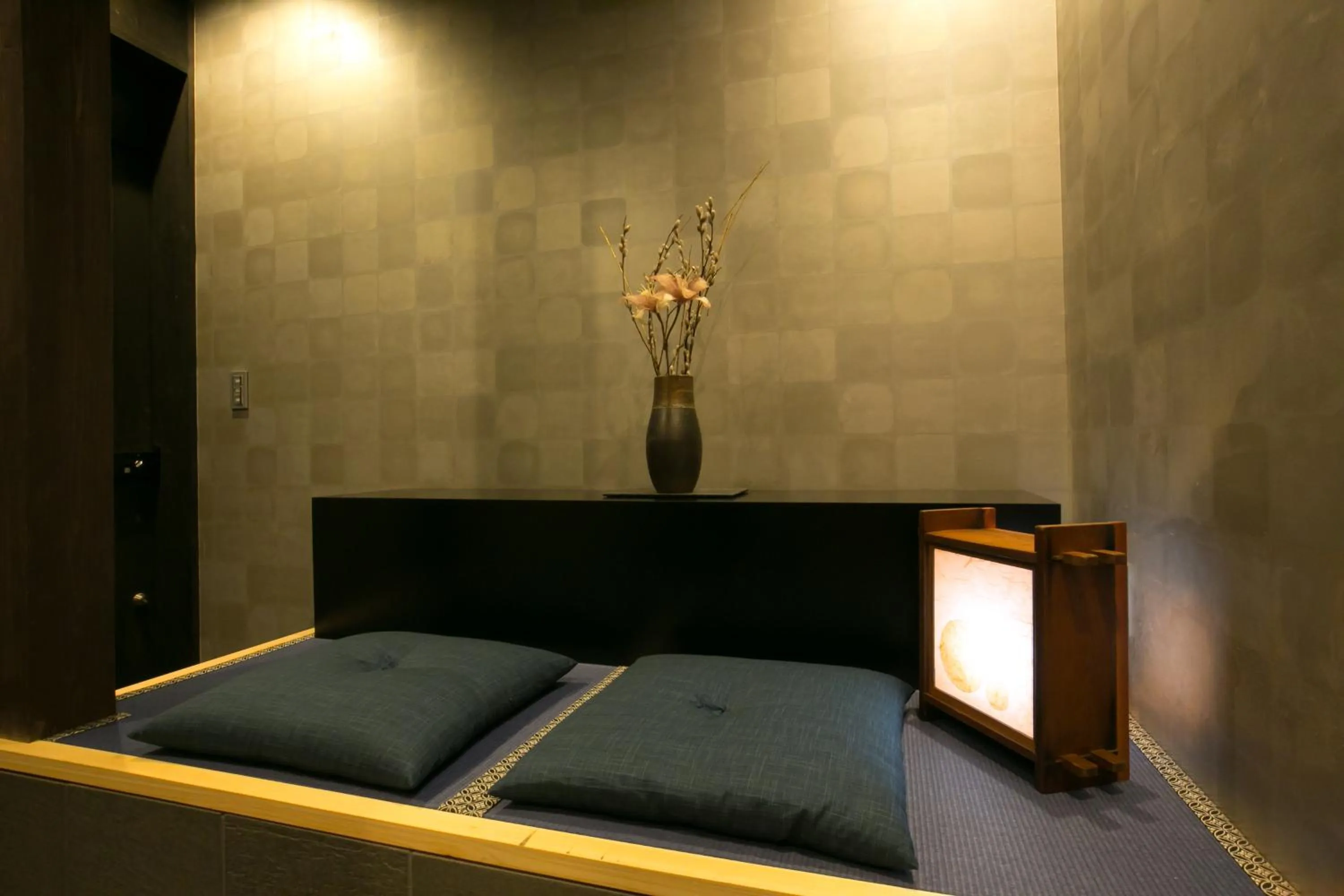 Decorative detail, Bed in Hosta Toji Sakura