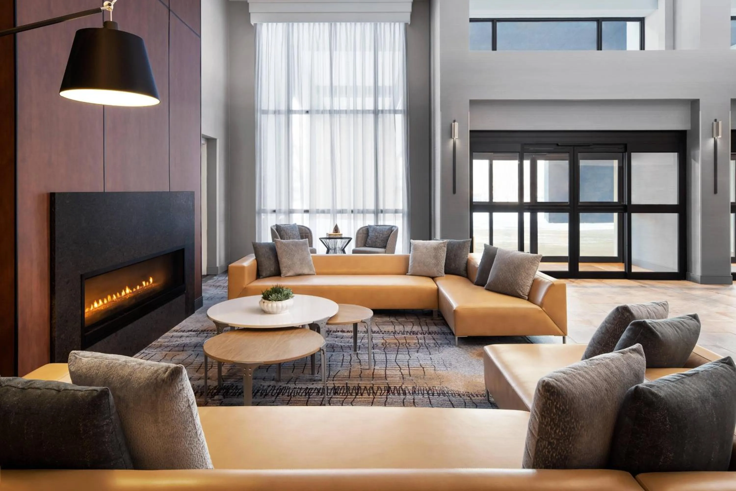 Lobby or reception in Delta Hotels by Marriott Green Bay