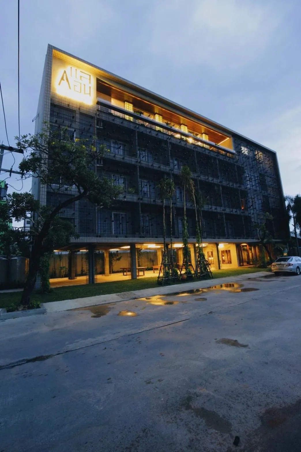 Property building in Laekhon Nonbai