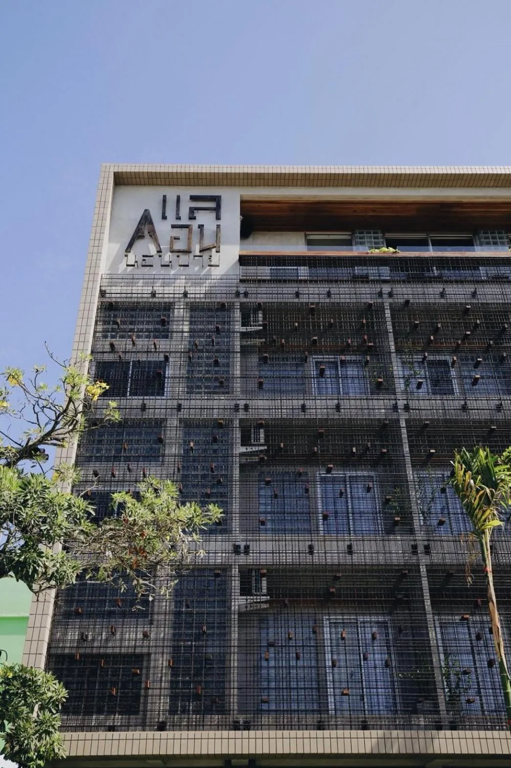 Property building in Laekhon Nonbai