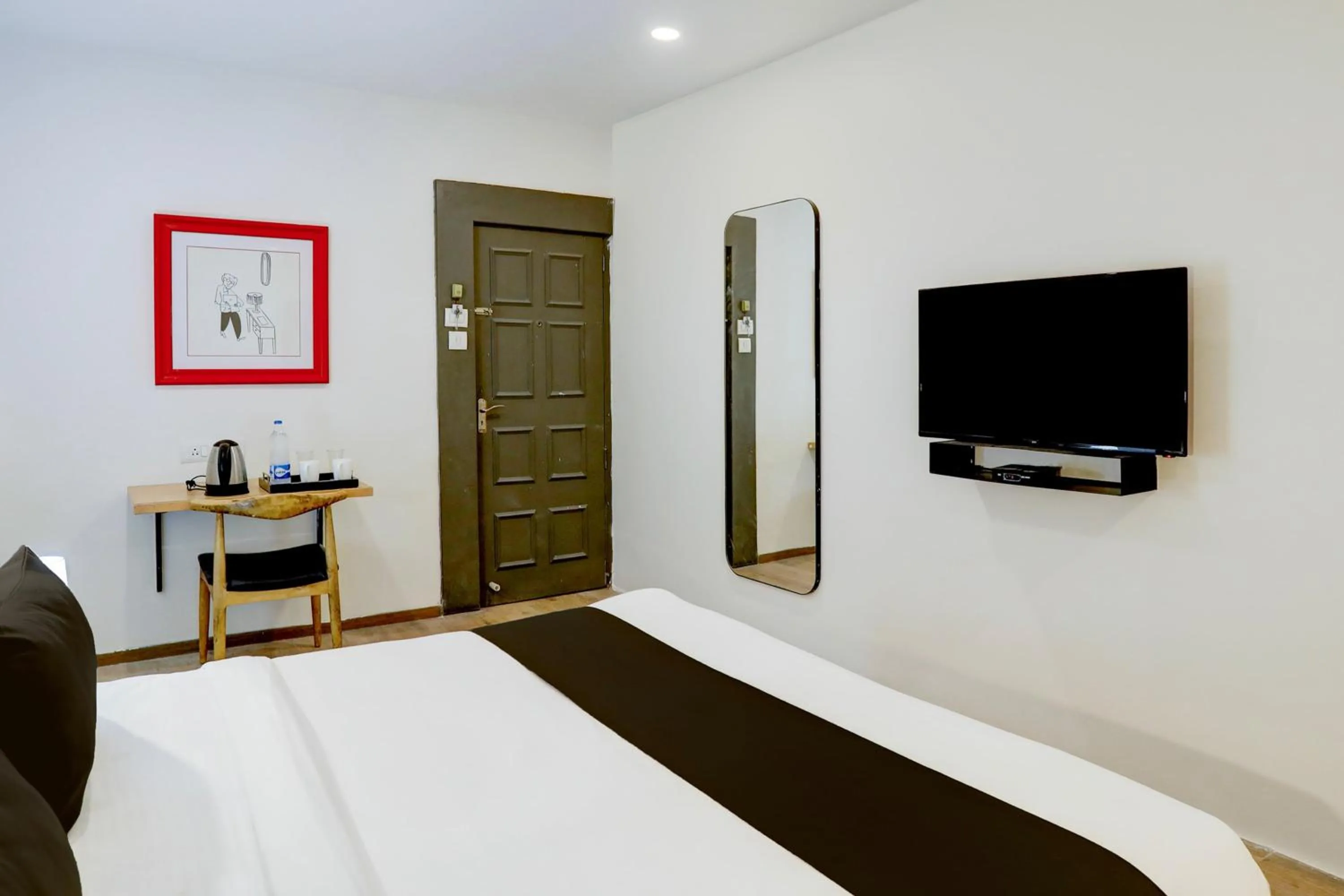 Bedroom, Bed in Super Townhouse Kalmana