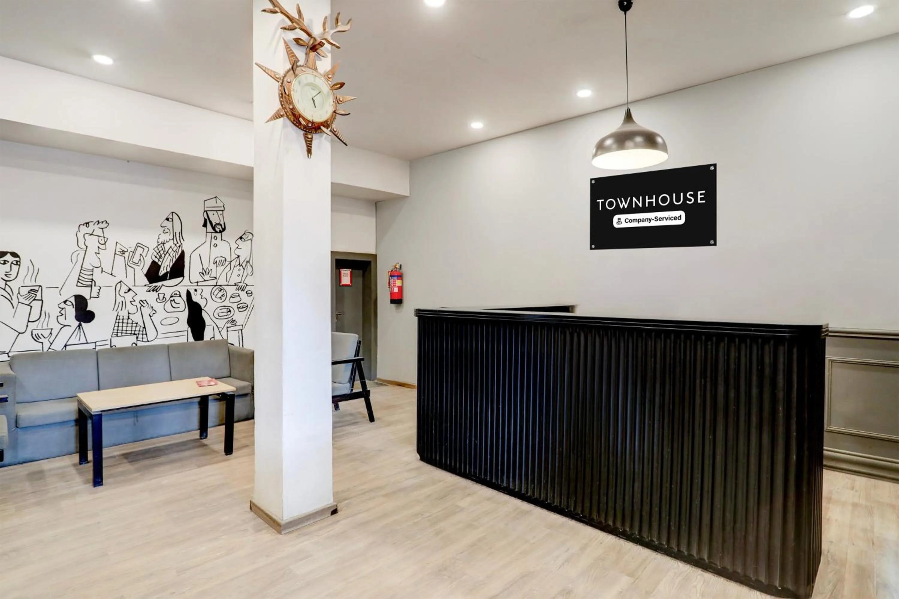 Lobby or reception in Super Townhouse Kalmana