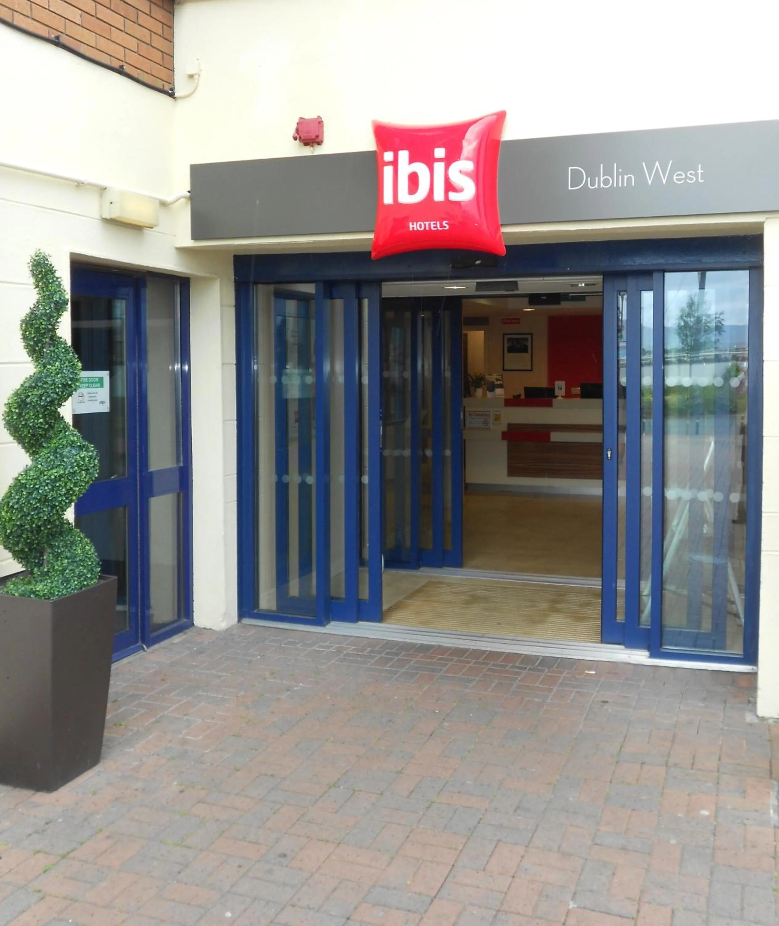 Facade/entrance in Ibis Dublin Hotel