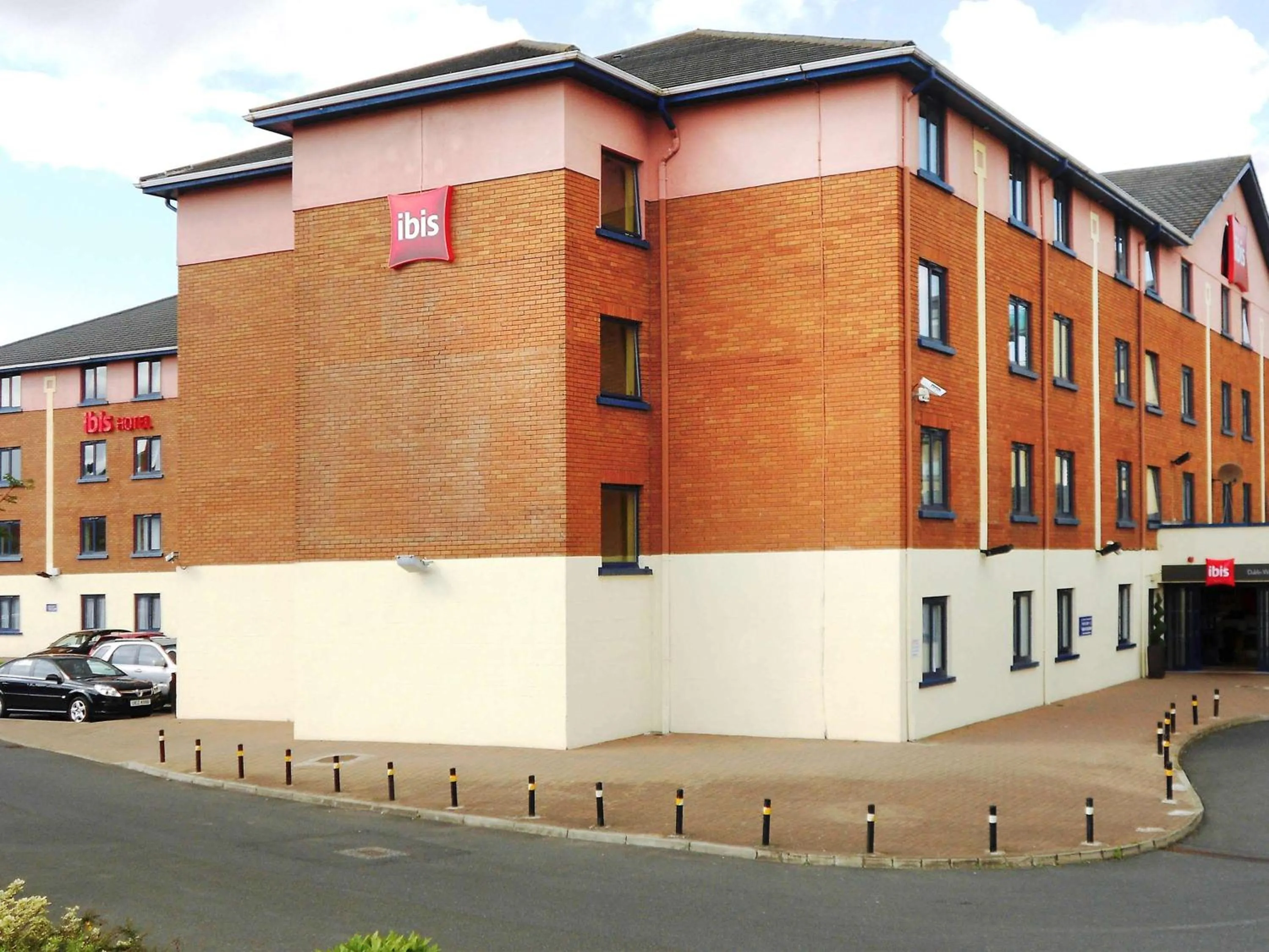 Property Building in Ibis Dublin Hotel