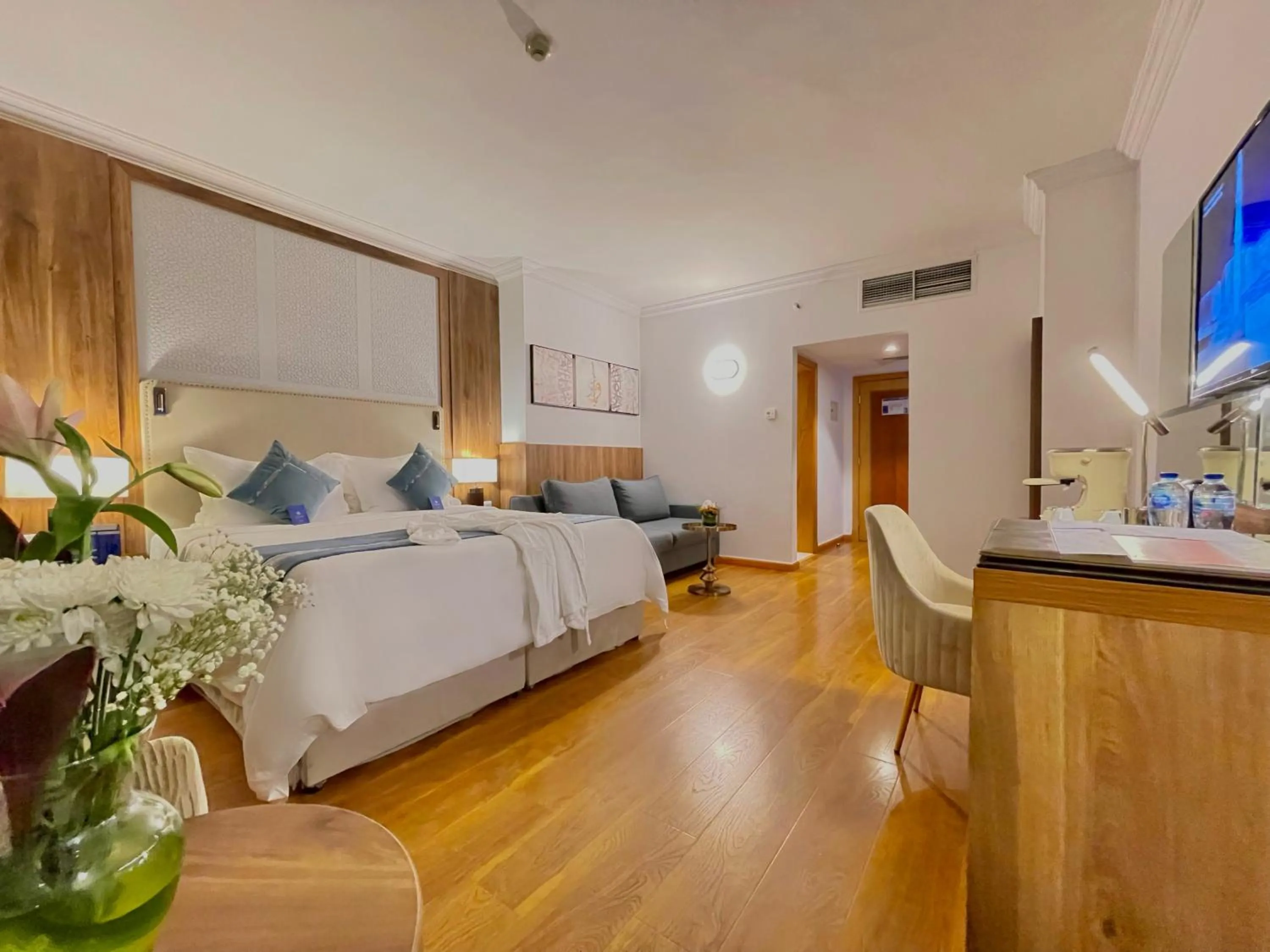 View (from property/room), Bed in Al Ritz Al Madinah