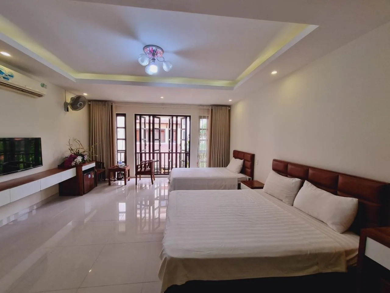 Bed in Halong And Me