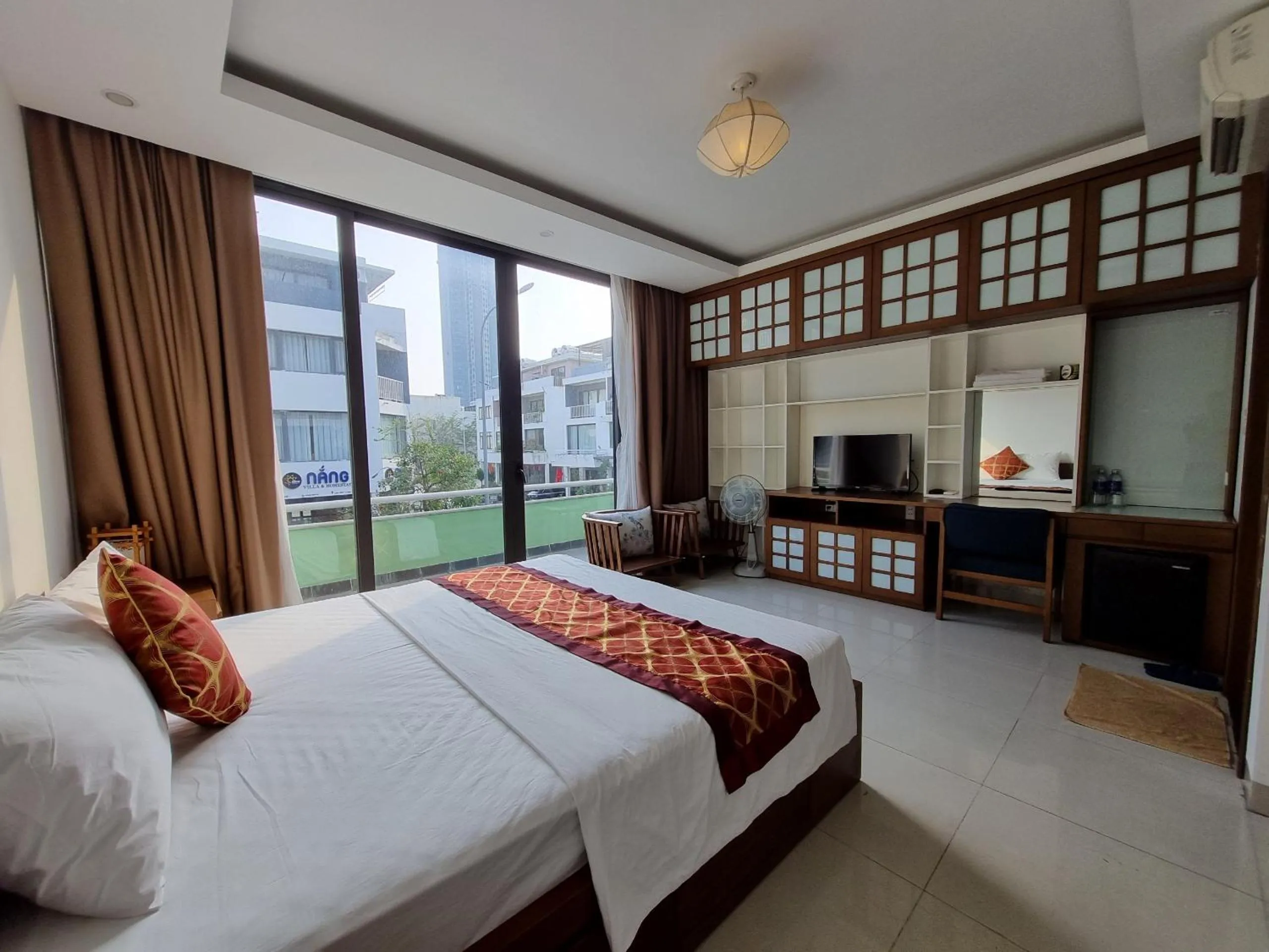 Bed in Halong And Me