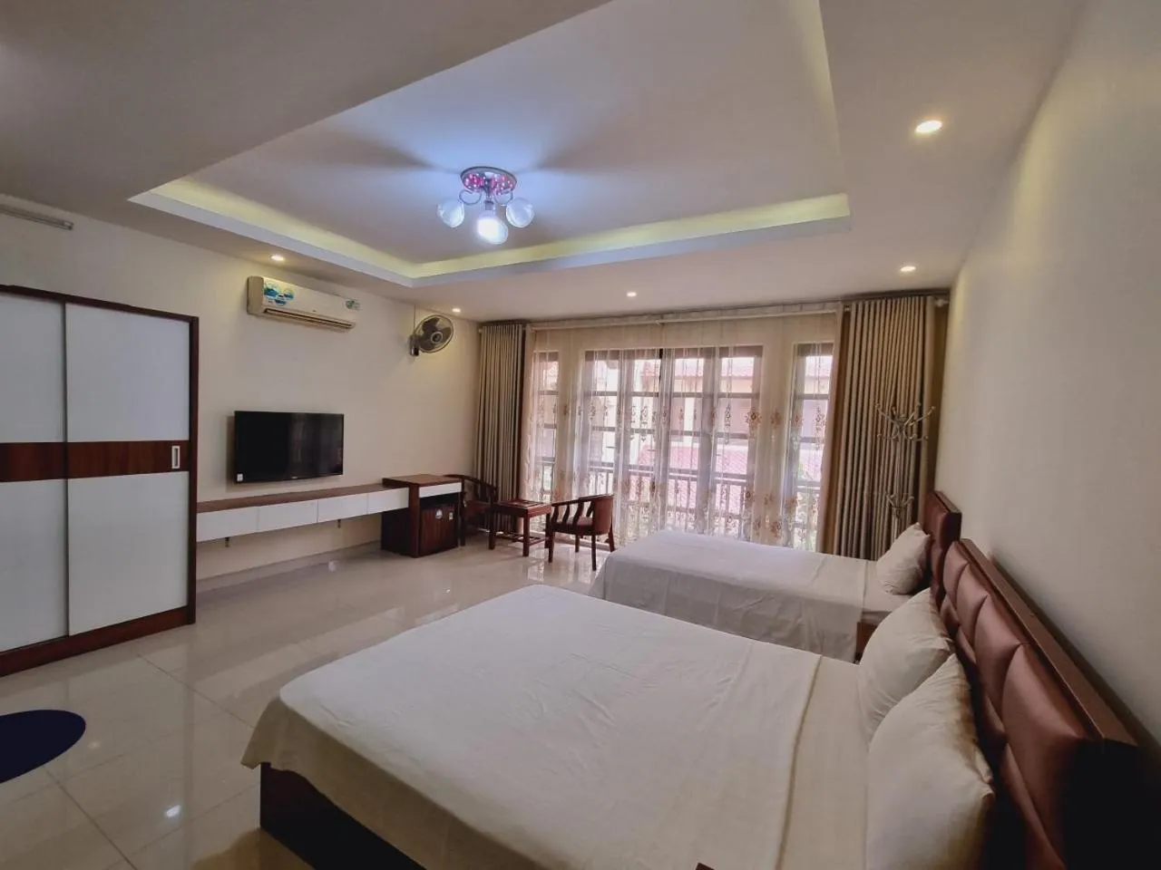 Bed in Halong And Me