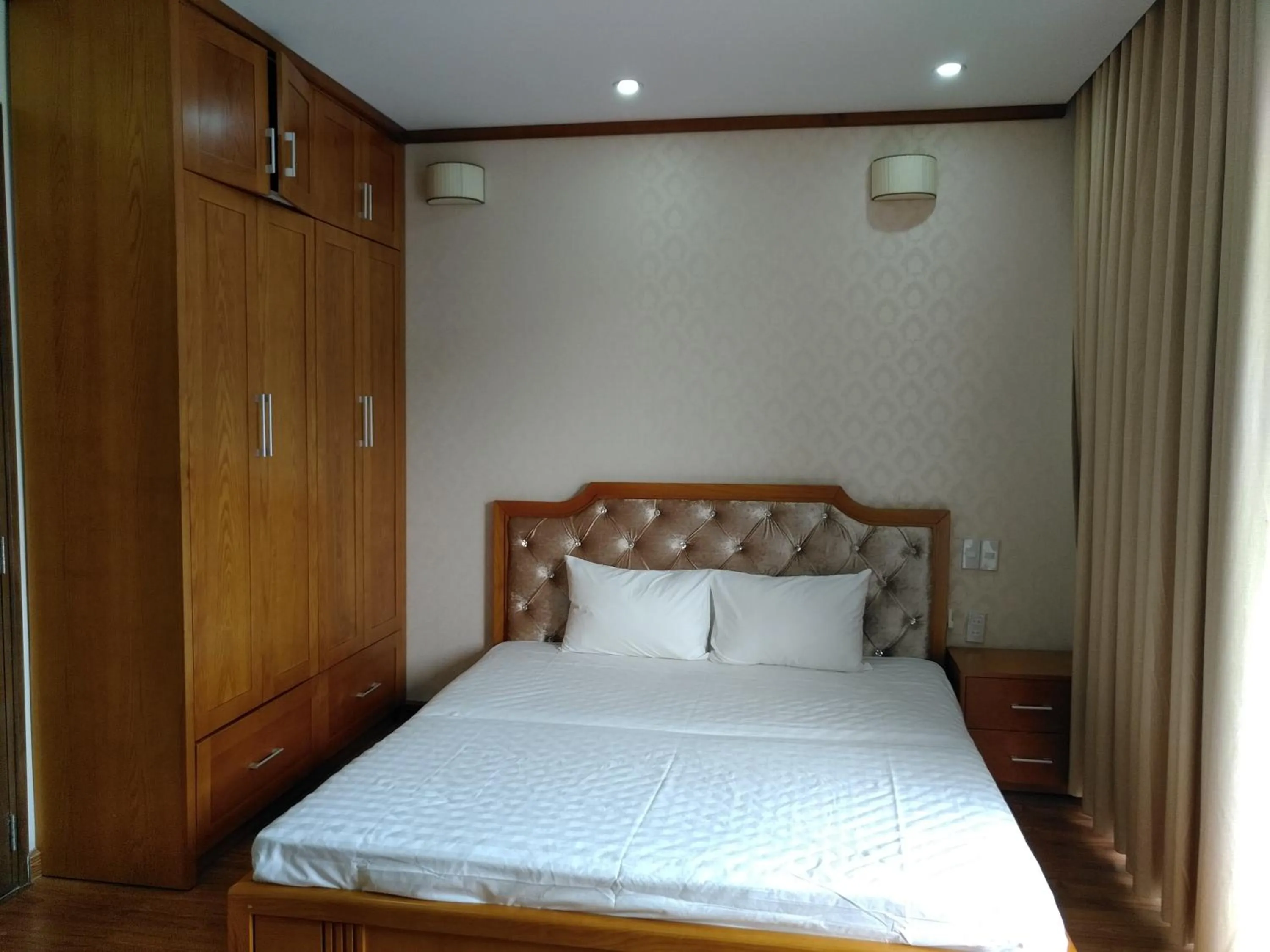 Bed in Halong And Me