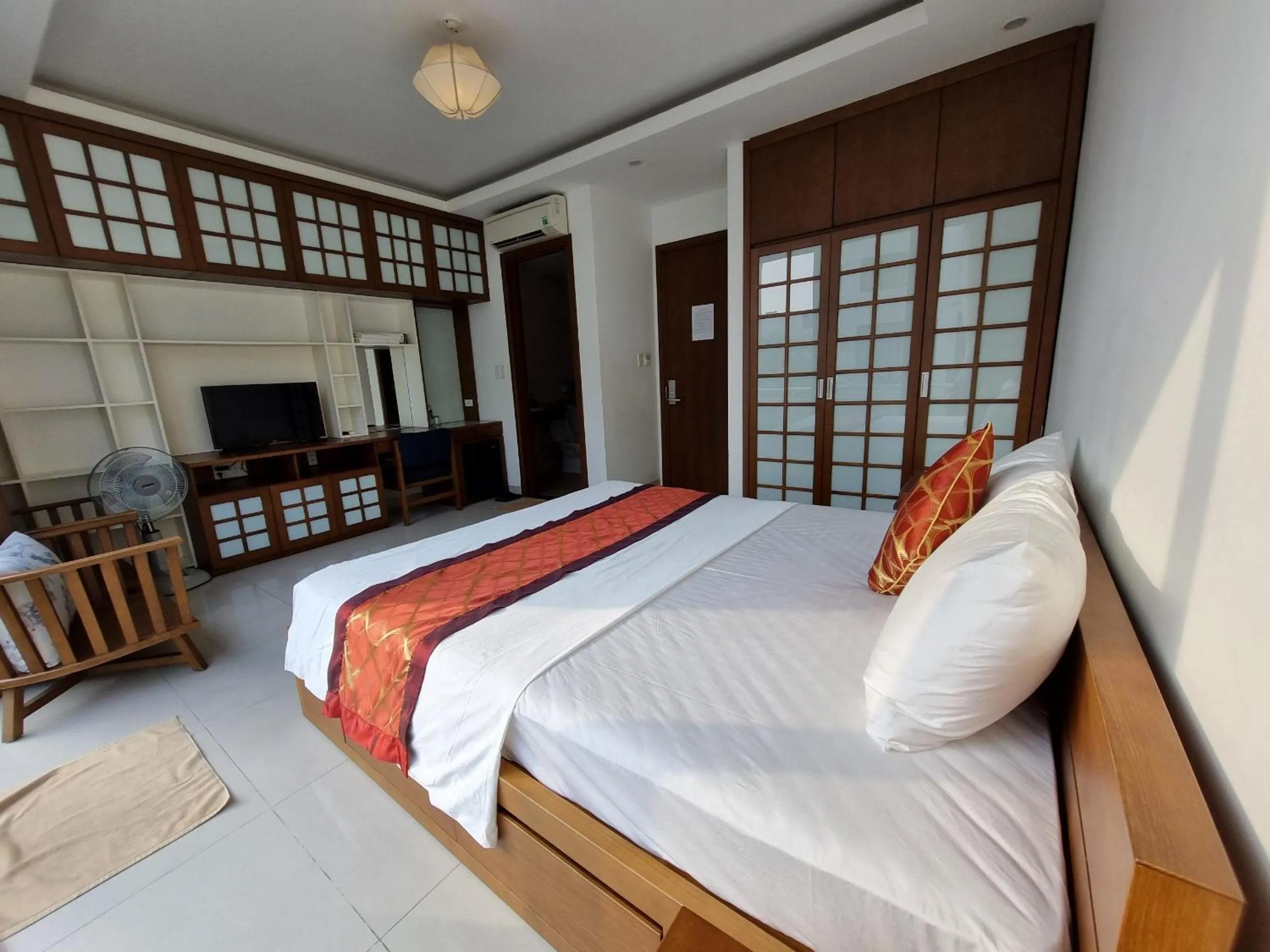 Bed in Halong And Me