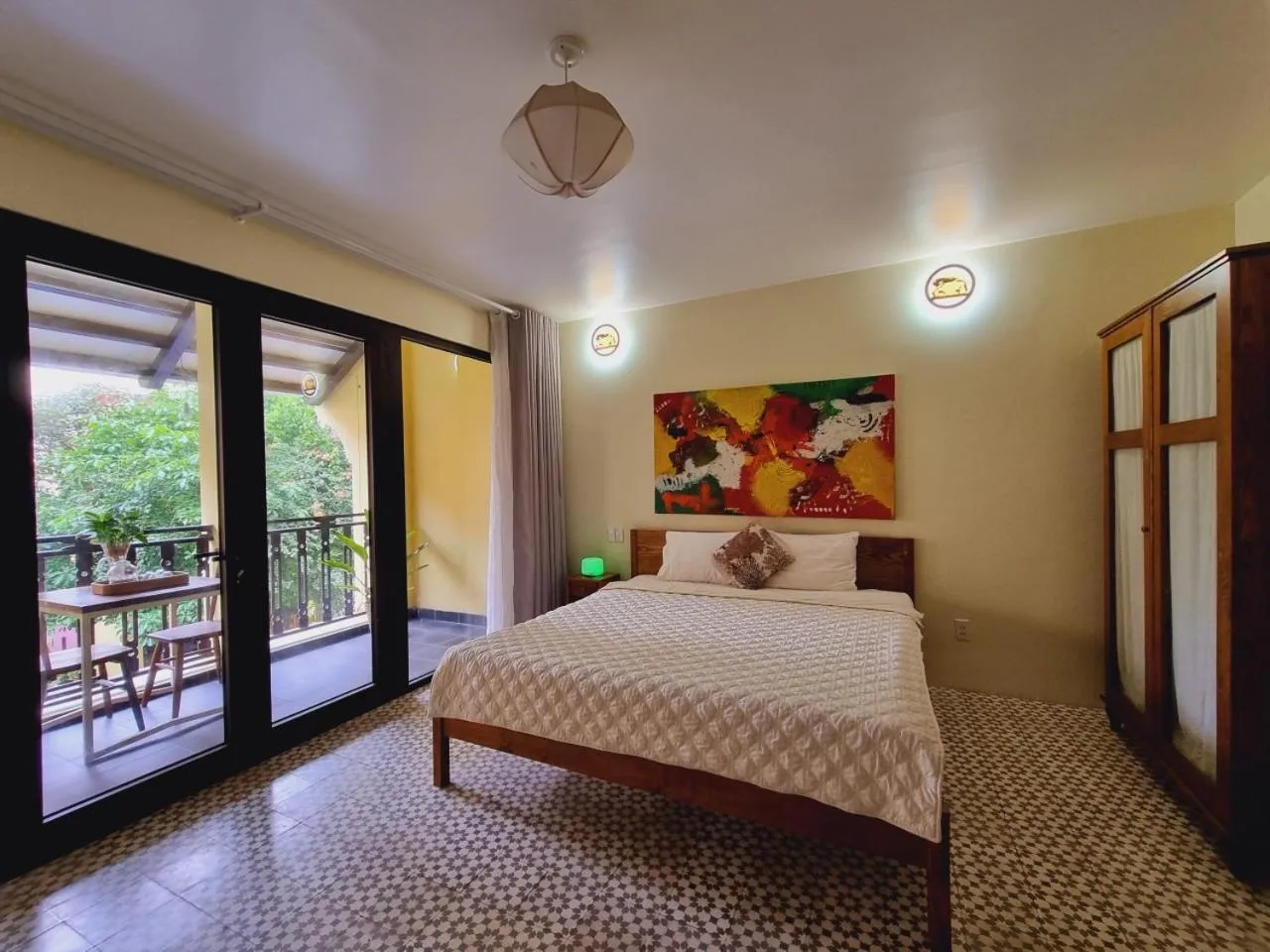 Bed in Halong And Me