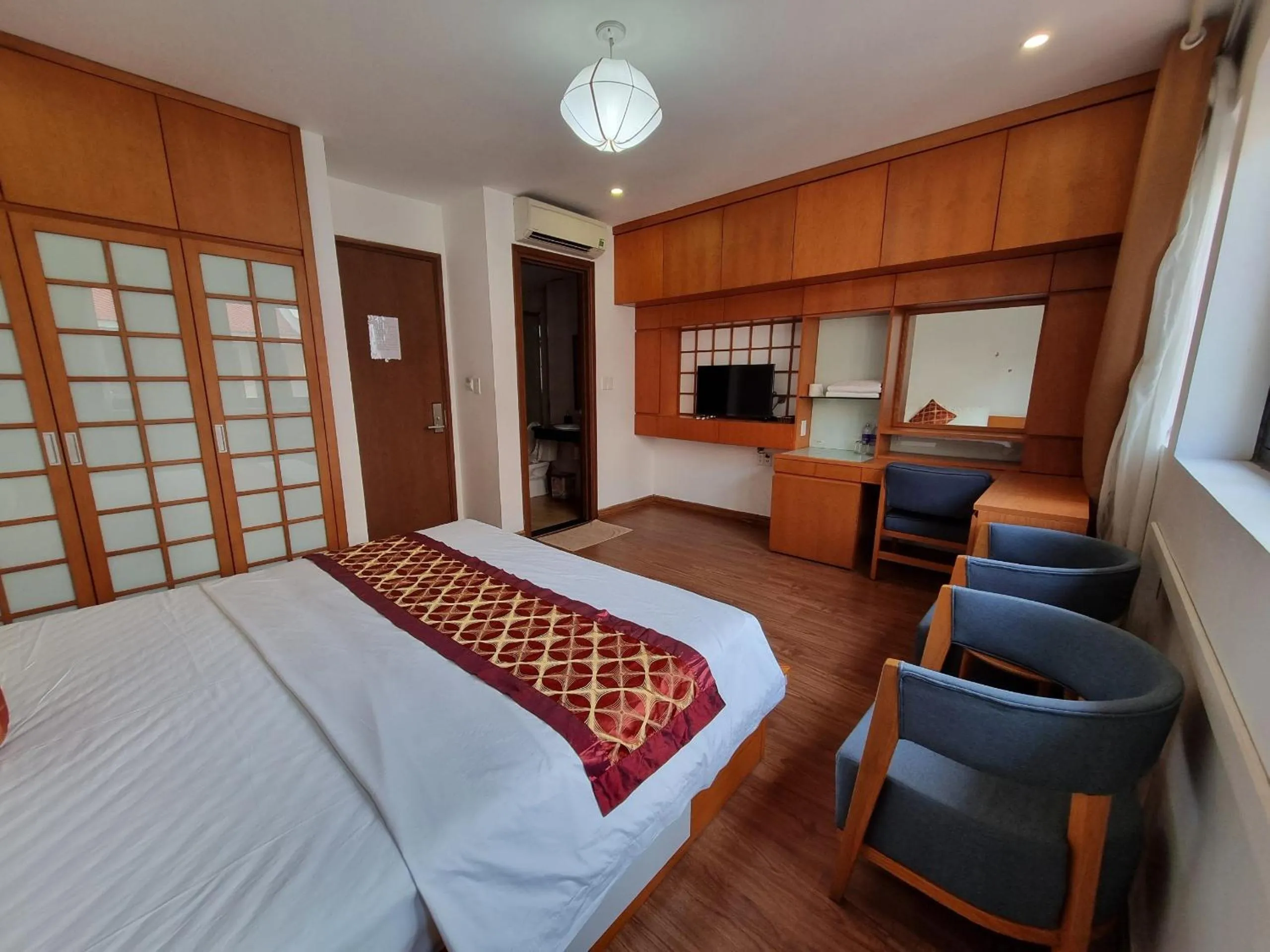 Bed in Halong And Me