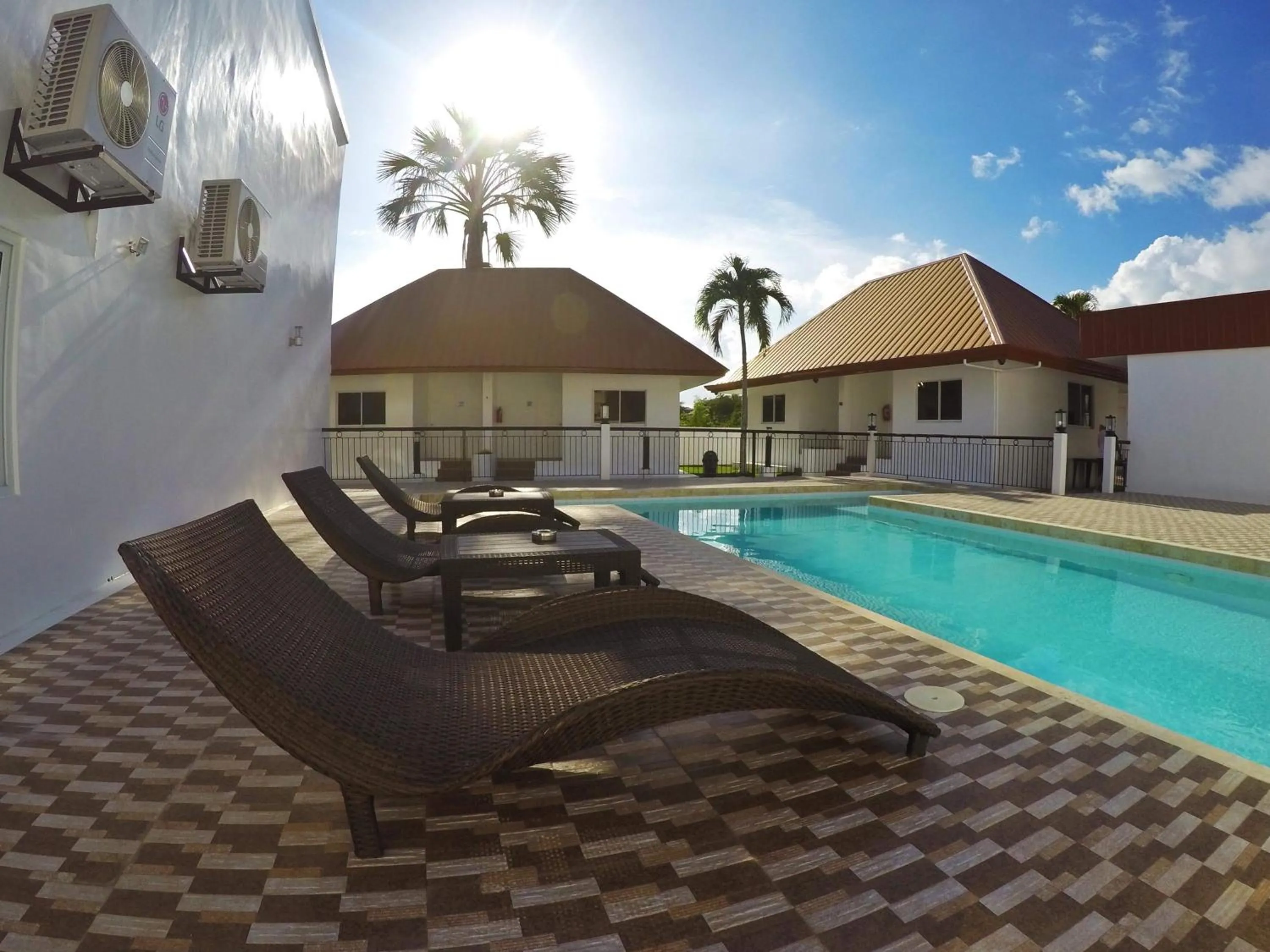 Heartland Hotel Serviced Rooms & Apartments.