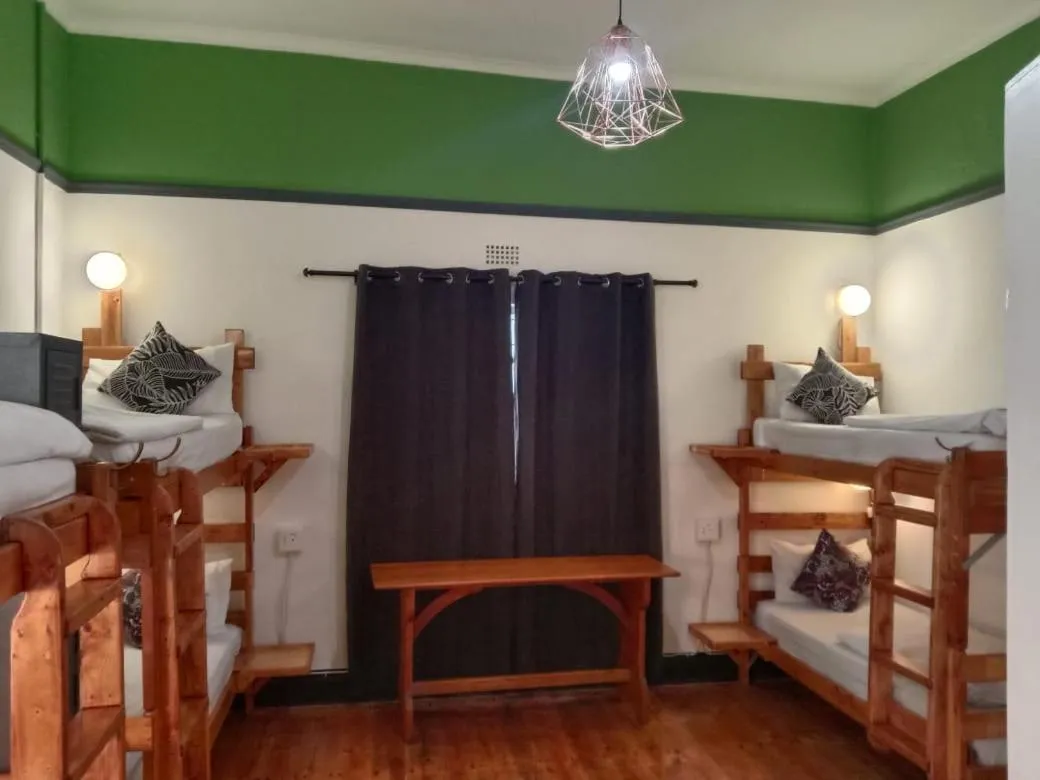 Photo of the whole room, Bed in Zebra Crossing Backpacker