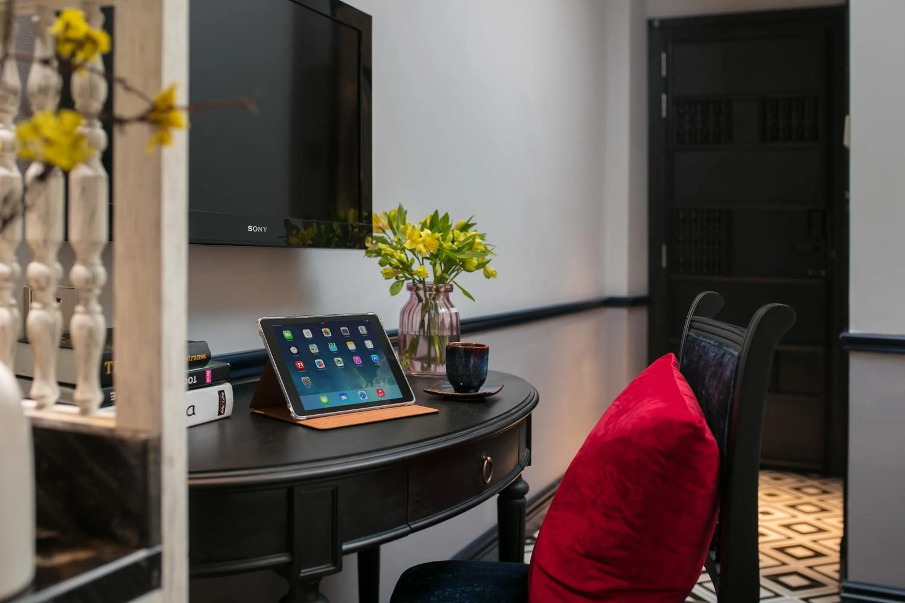 TV and multimedia in La Beaute Boutique Hotel & Spa