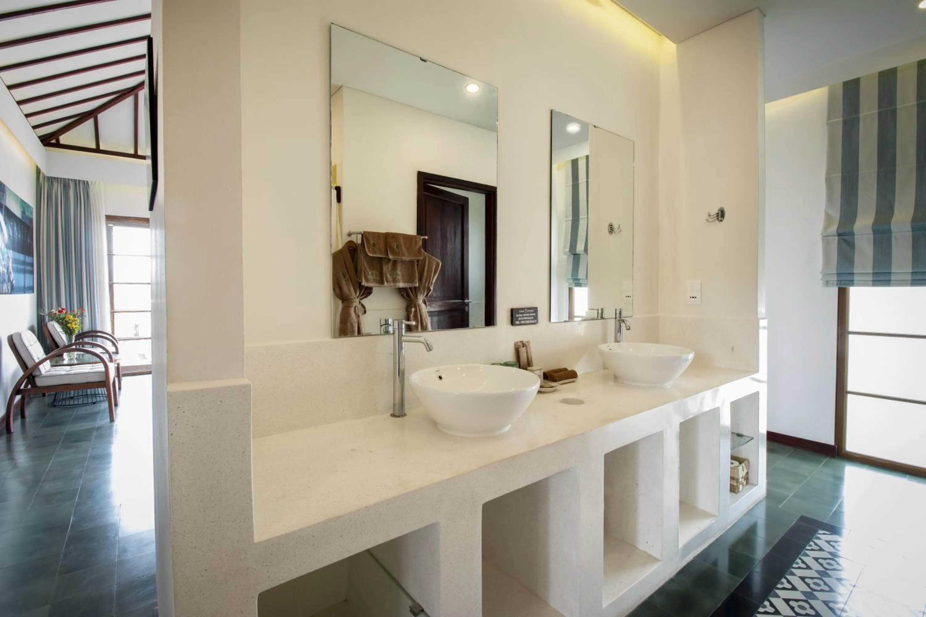 Bathroom in Cassia Cottage Resort and Spa