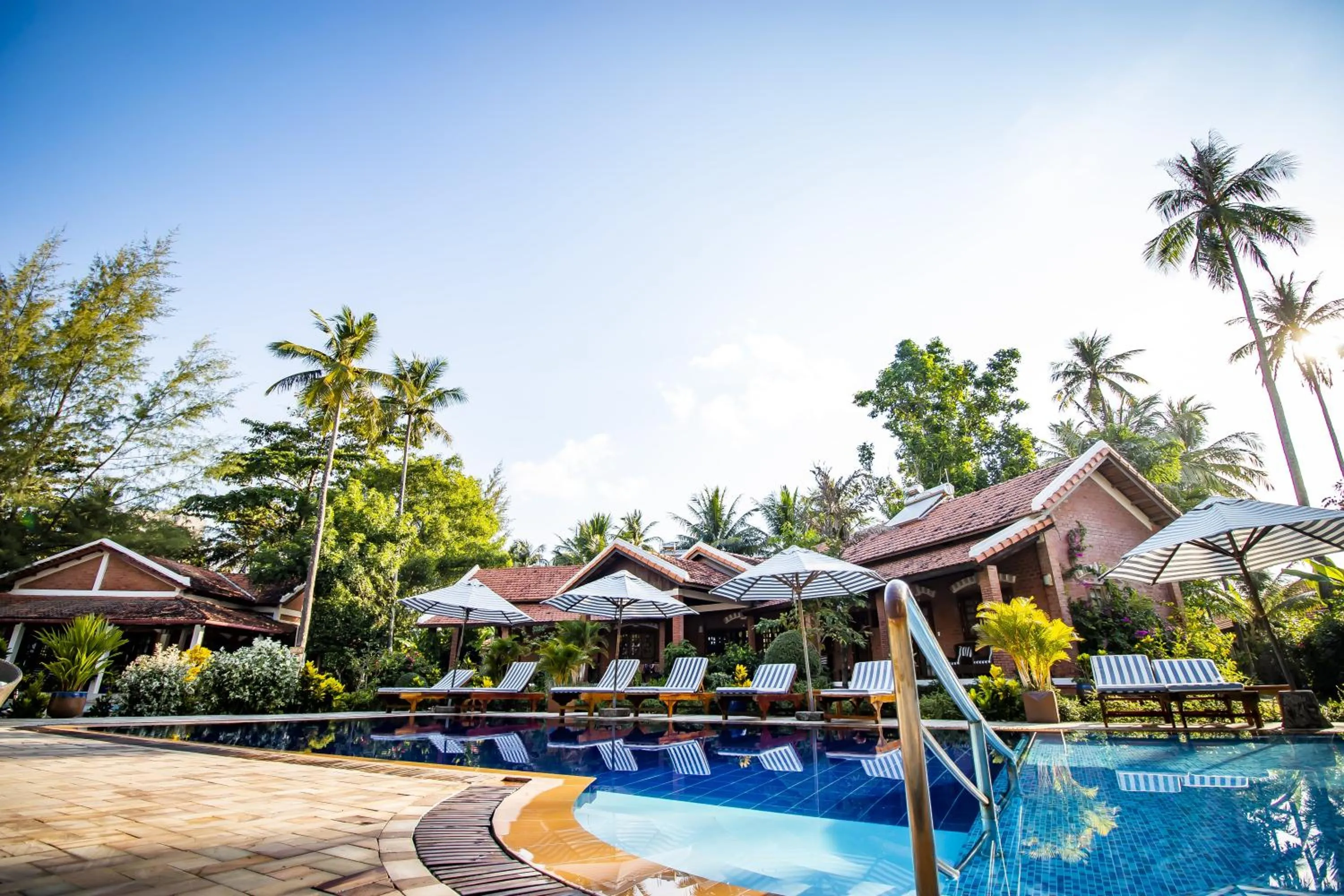 Swimming pool in Cassia Cottage Resort and Spa