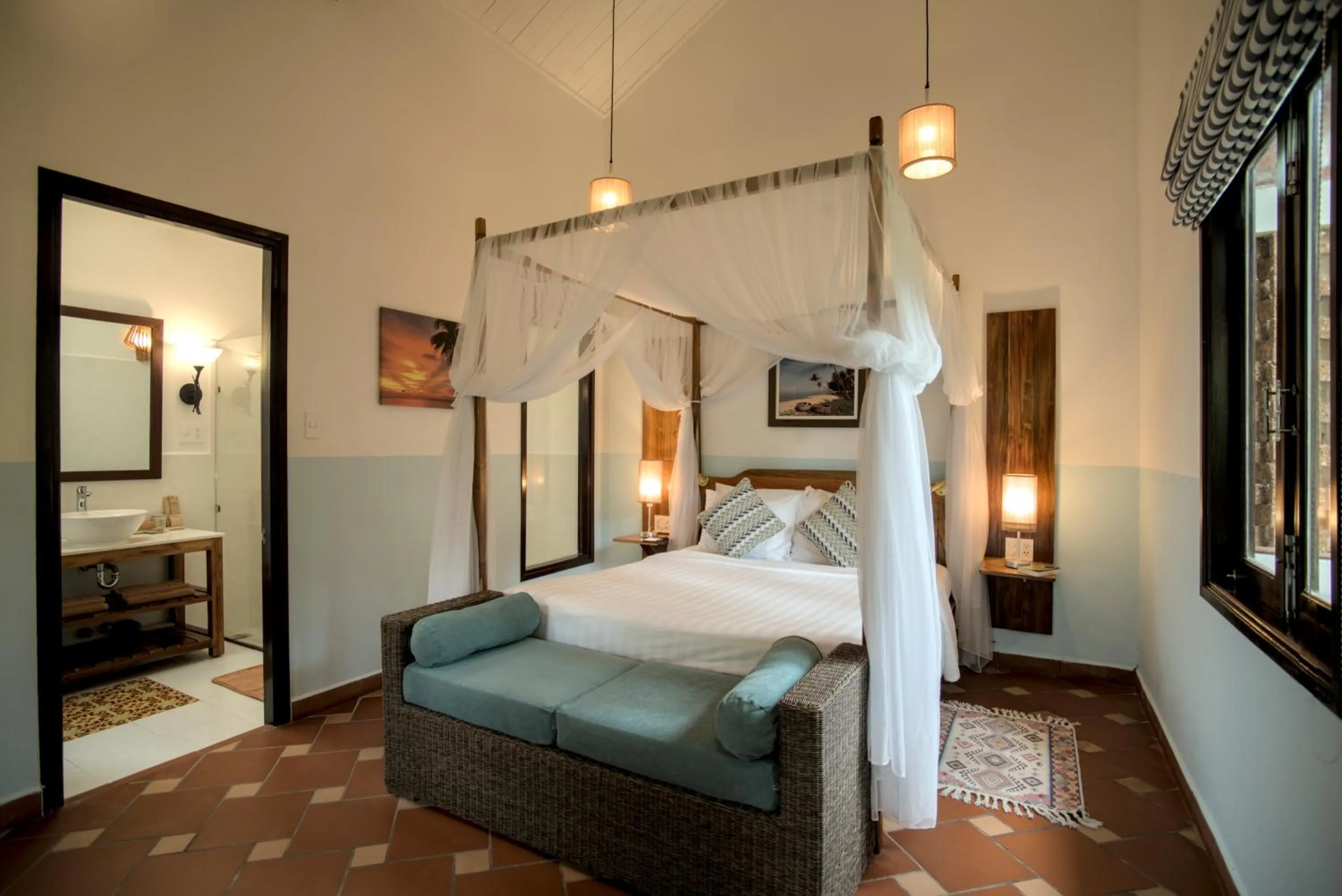 Bed in Cassia Cottage Resort and Spa