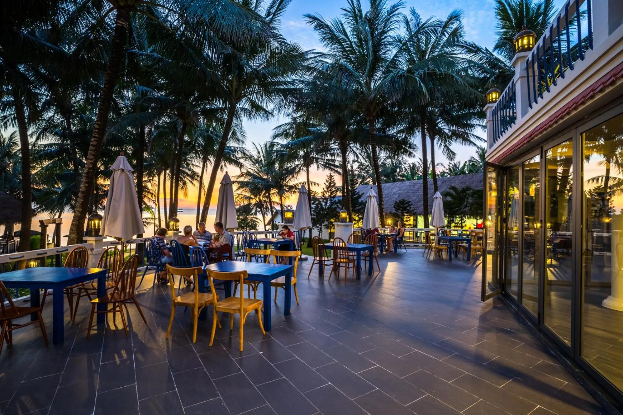 Restaurant/places to eat in L'Azure Resort and Spa