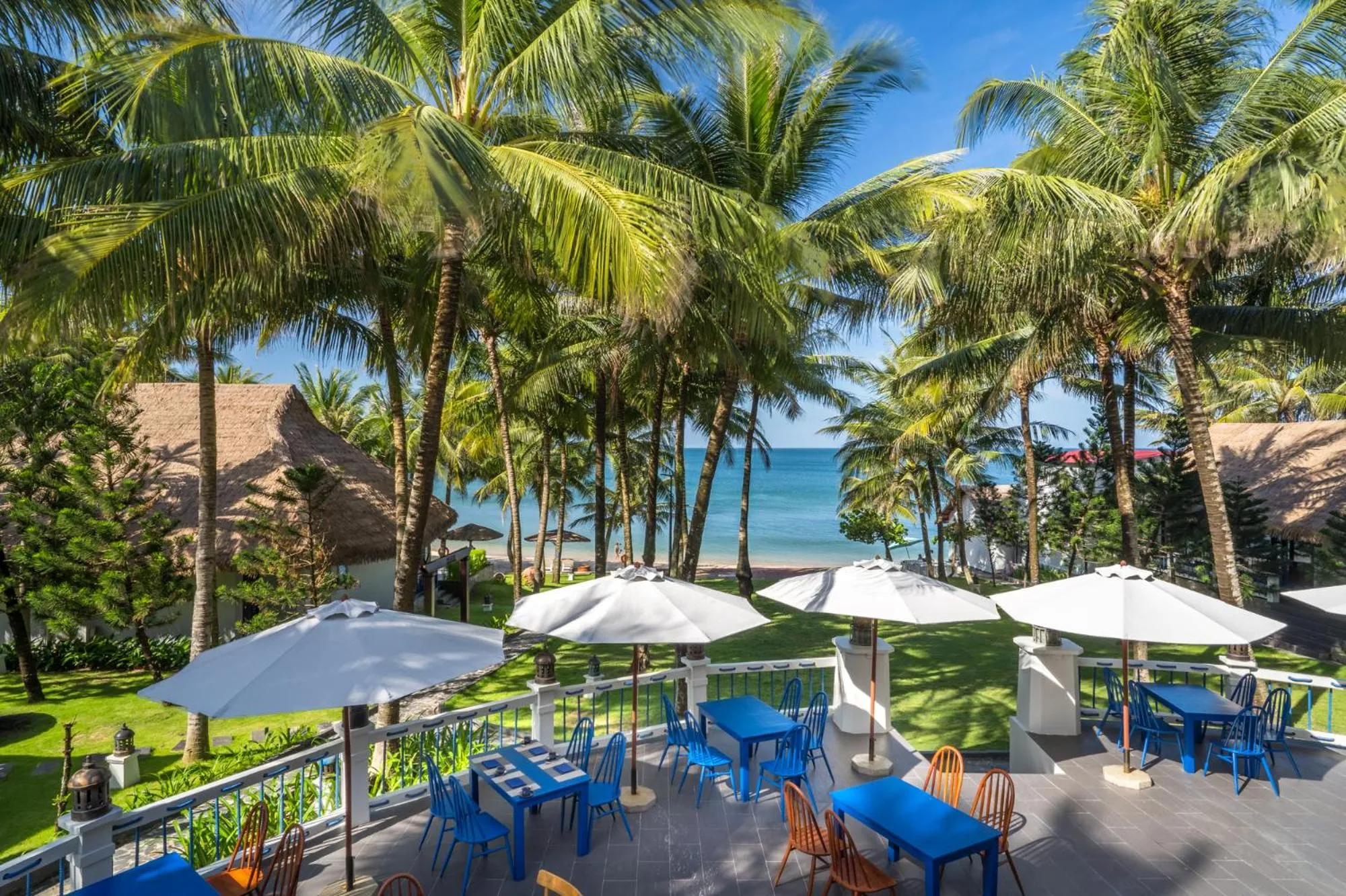 Restaurant/places to eat in L'Azure Resort and Spa