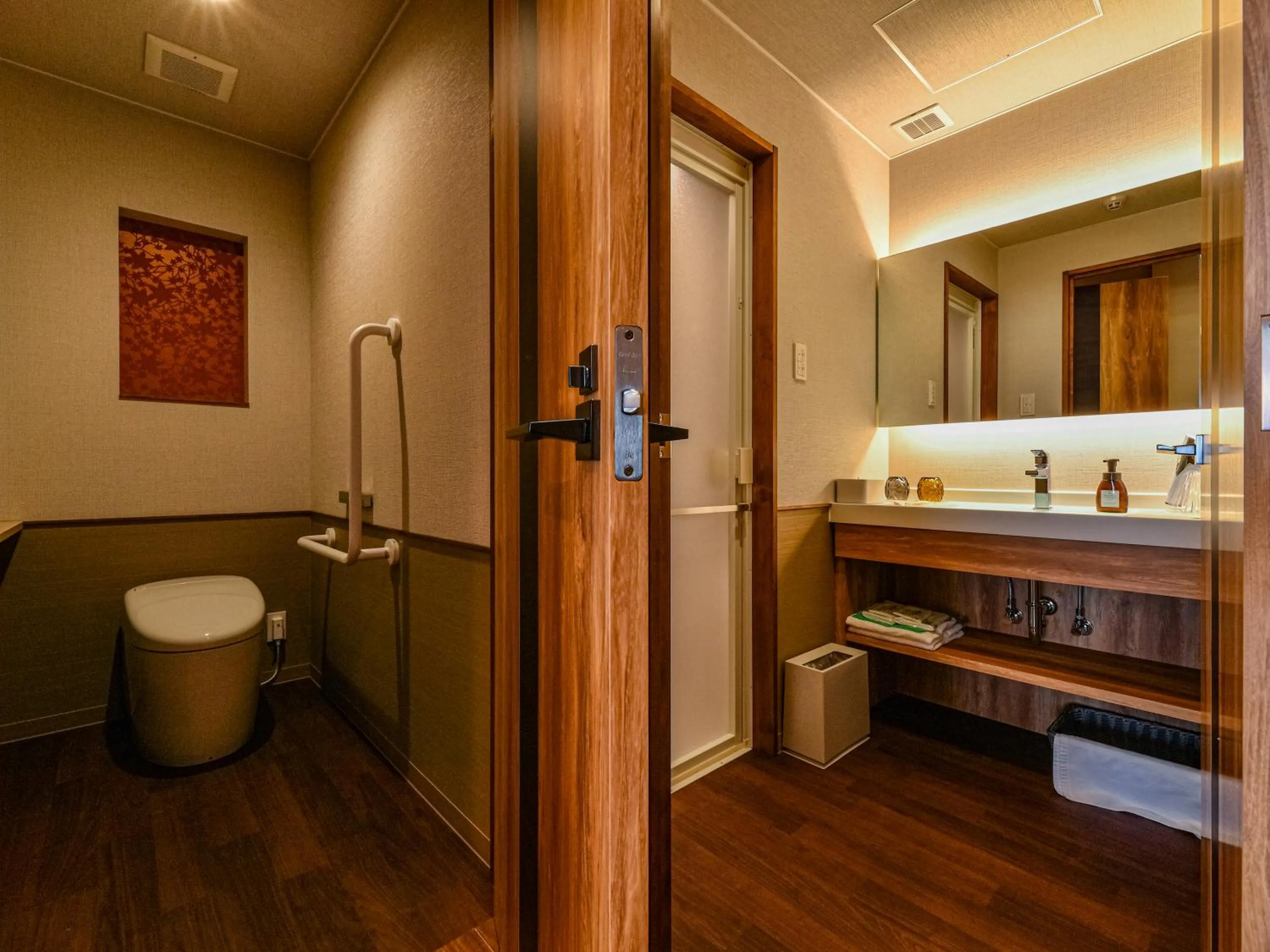 Toilet in Hokuriku Fukui Awara Onsen Mimatsu