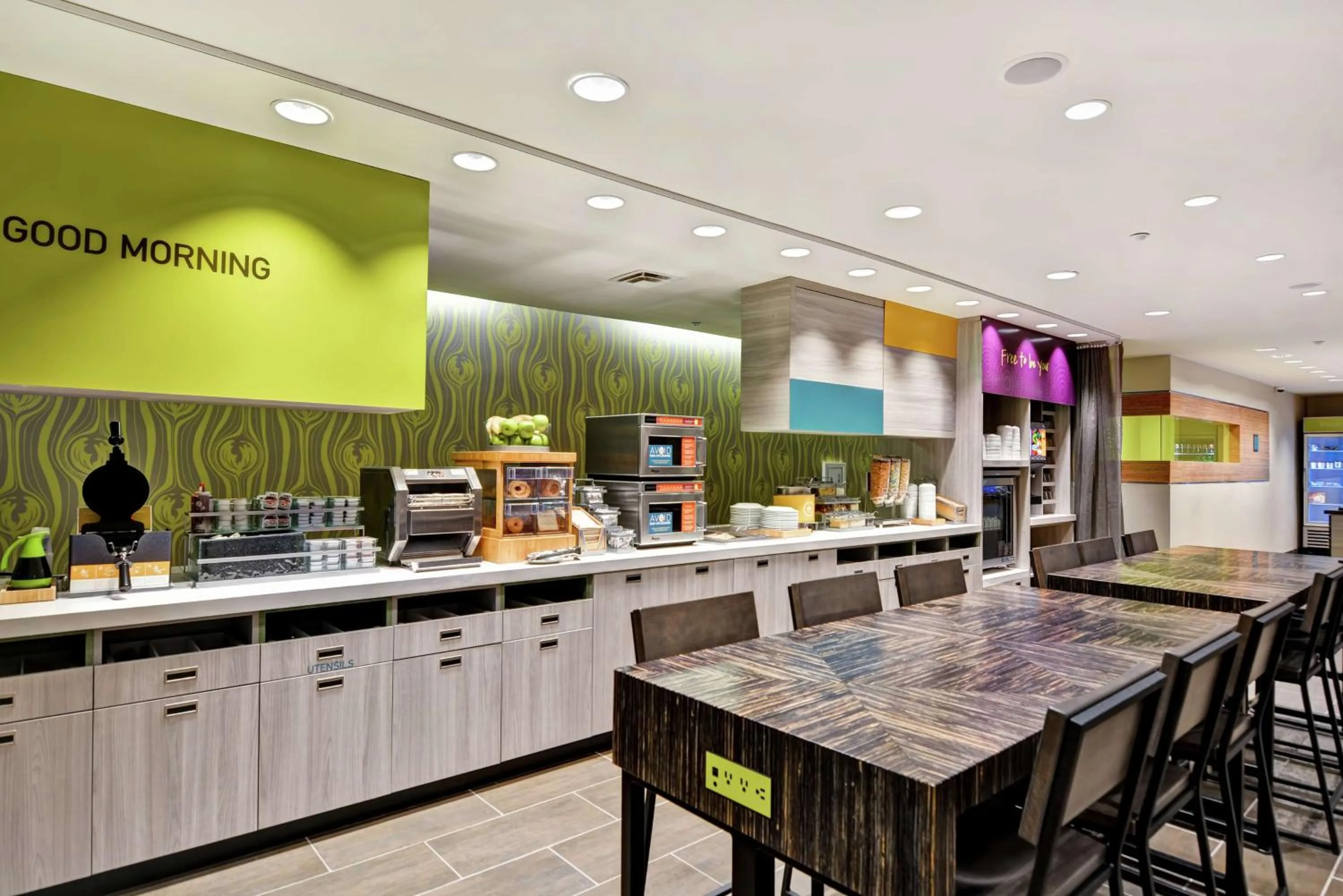 Breakfast in Home2 Suites By Hilton Daytona Beach Speedway