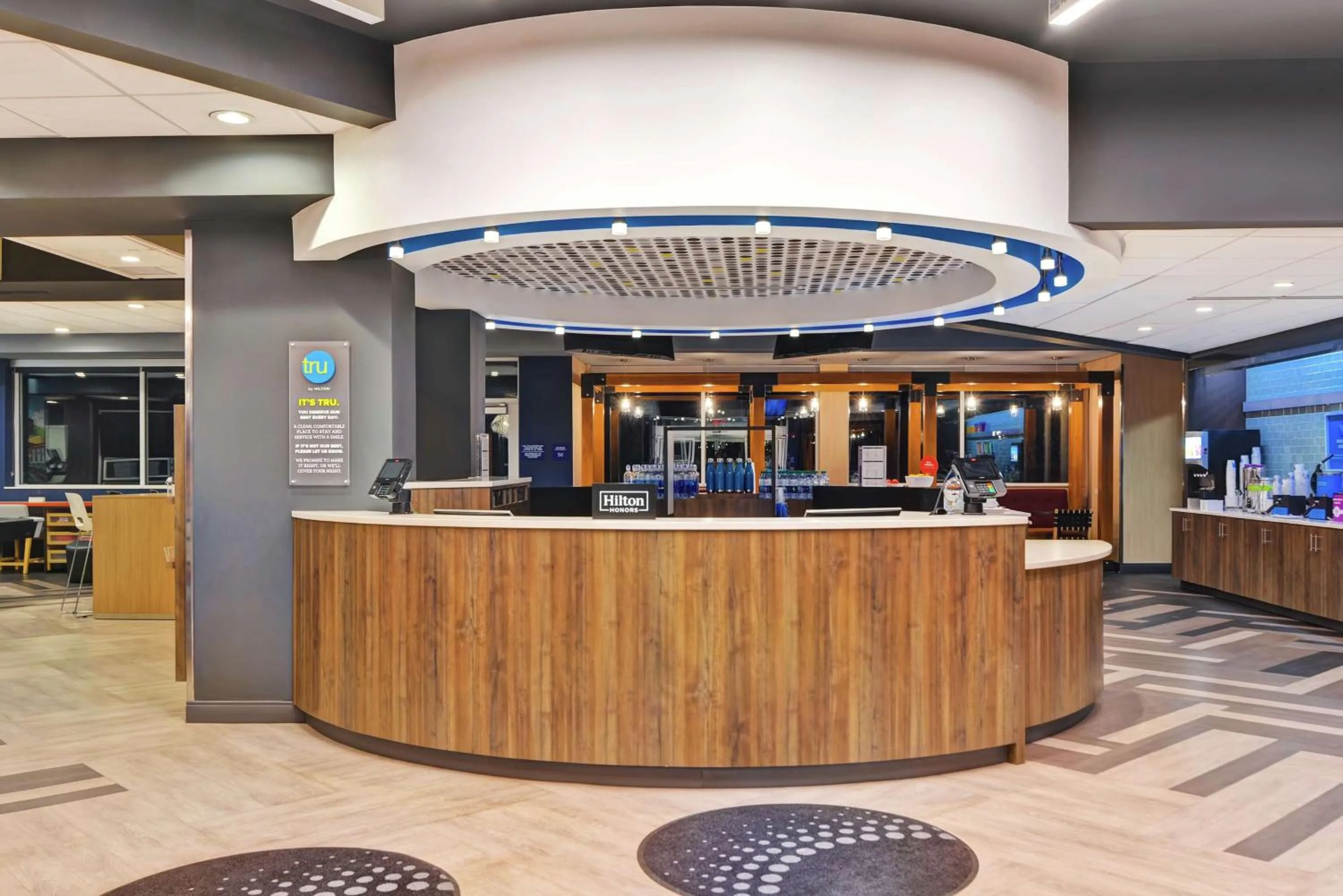 Lobby or reception in Tru By Hilton Richmond