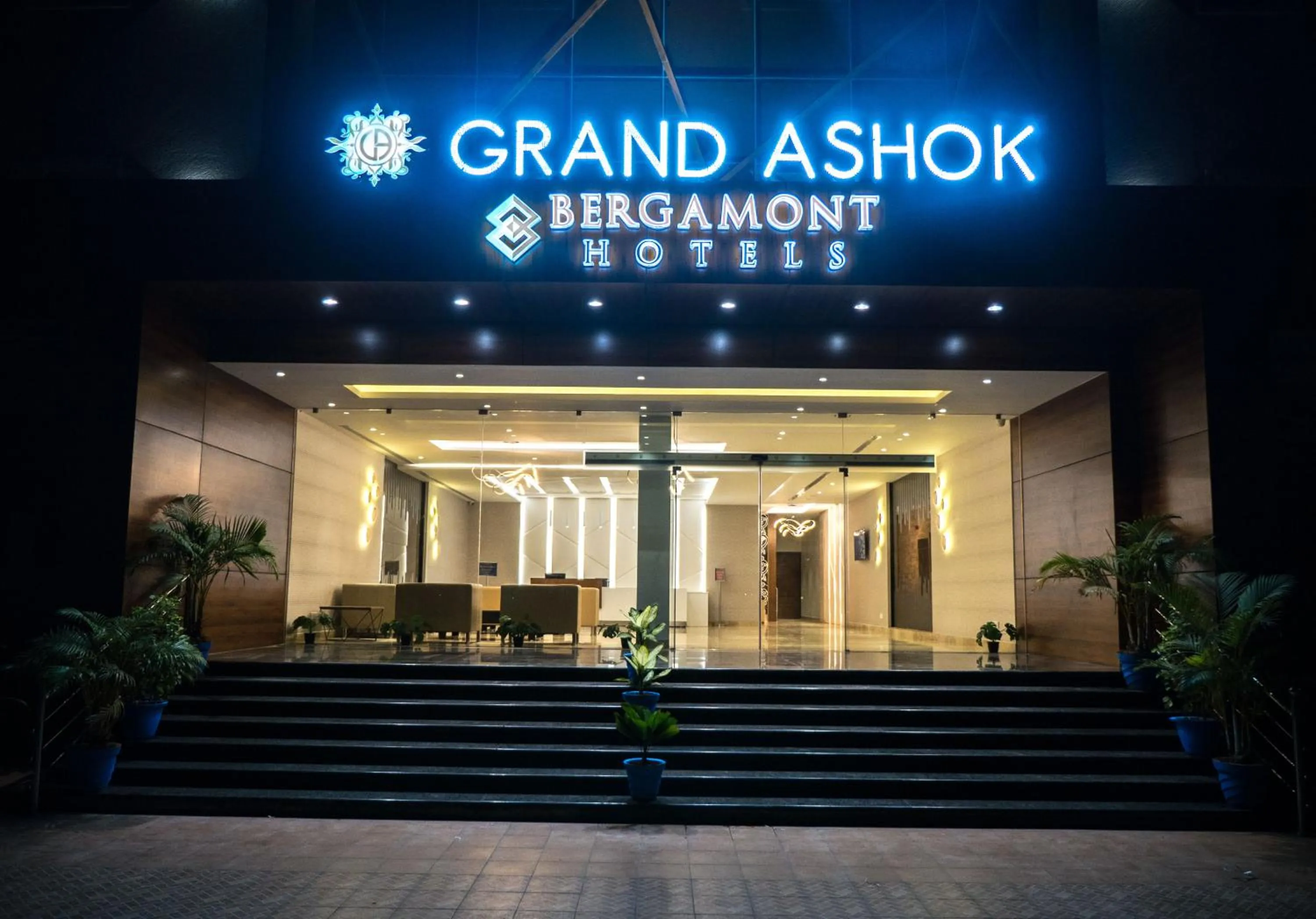 Facade/entrance in Grand Ashok