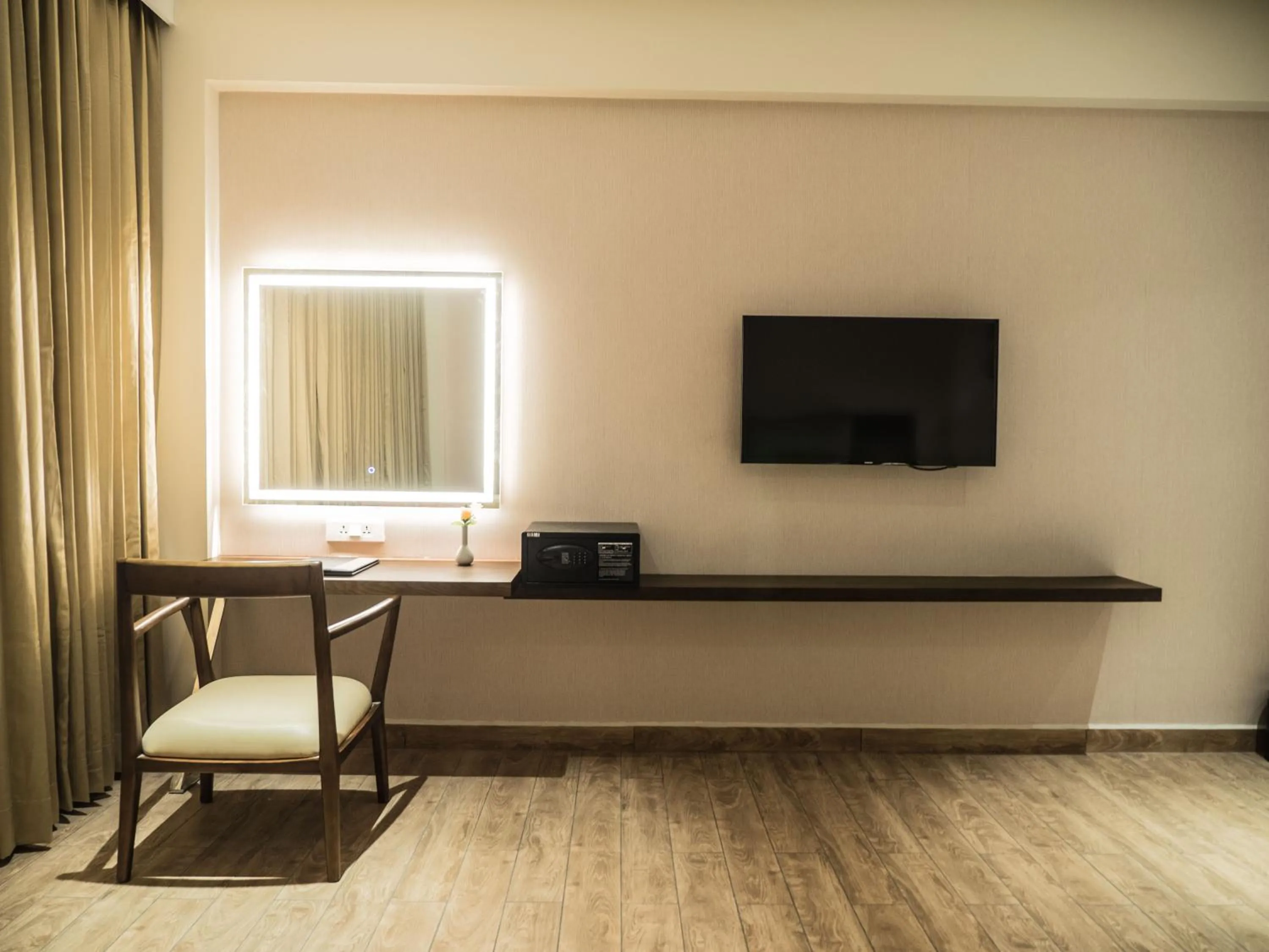 TV and multimedia in Grand Ashok