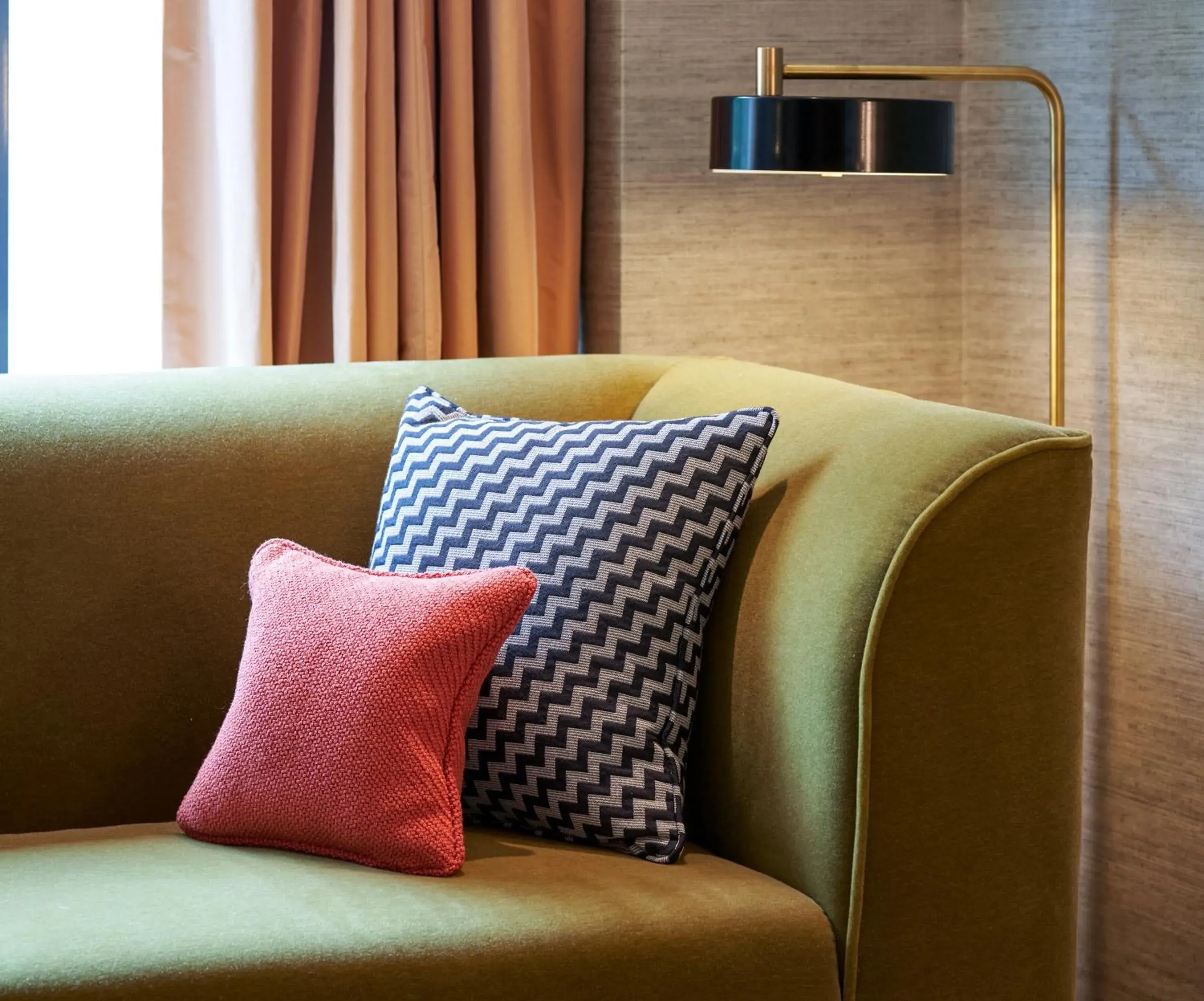 Signature Queen Room in The Fitzwilliam Hotel Signature Queen Room in The Fitzwilliam Hotel