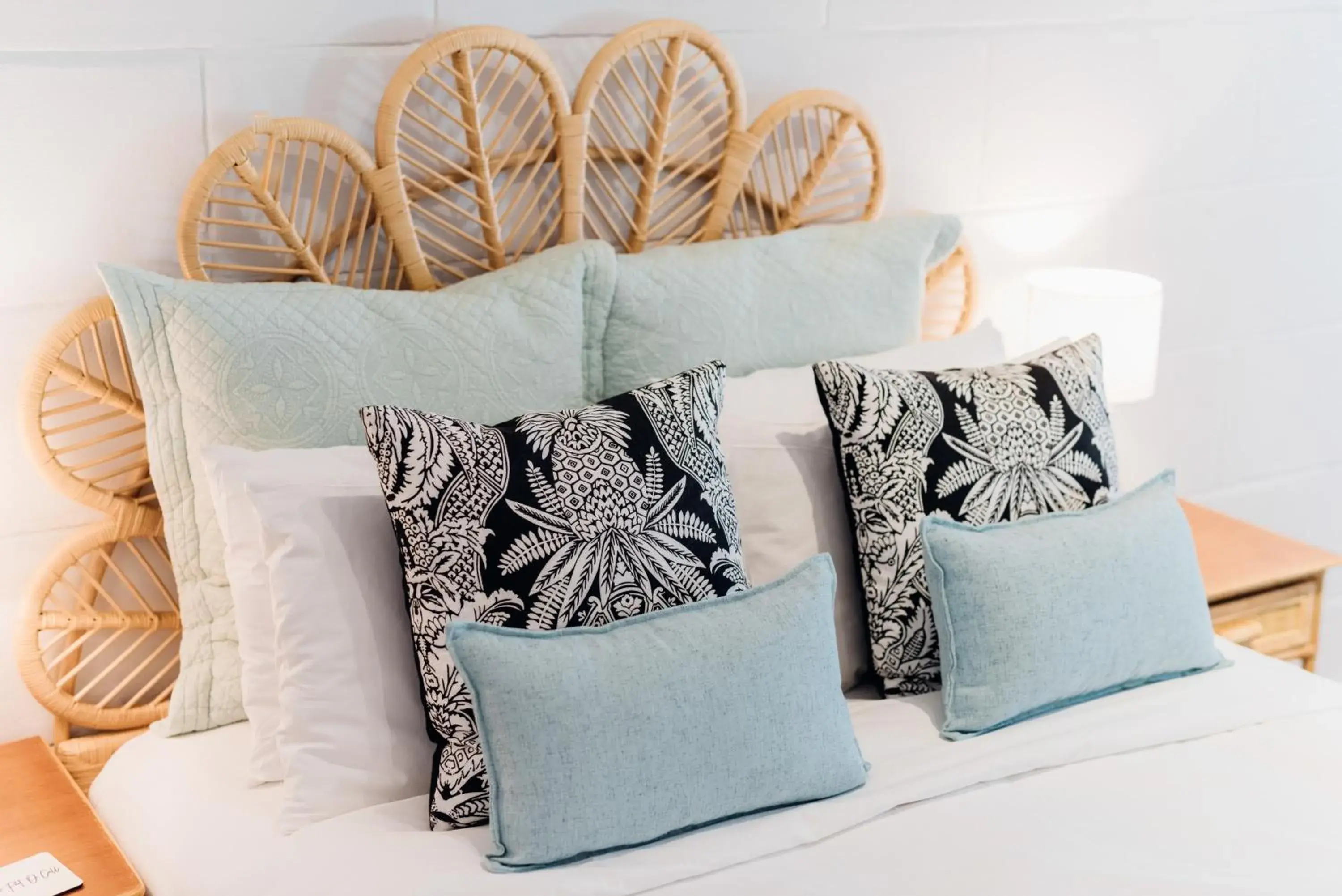 Queen Room in Port O' Call Motel Queen Room in Port O' Call Motel