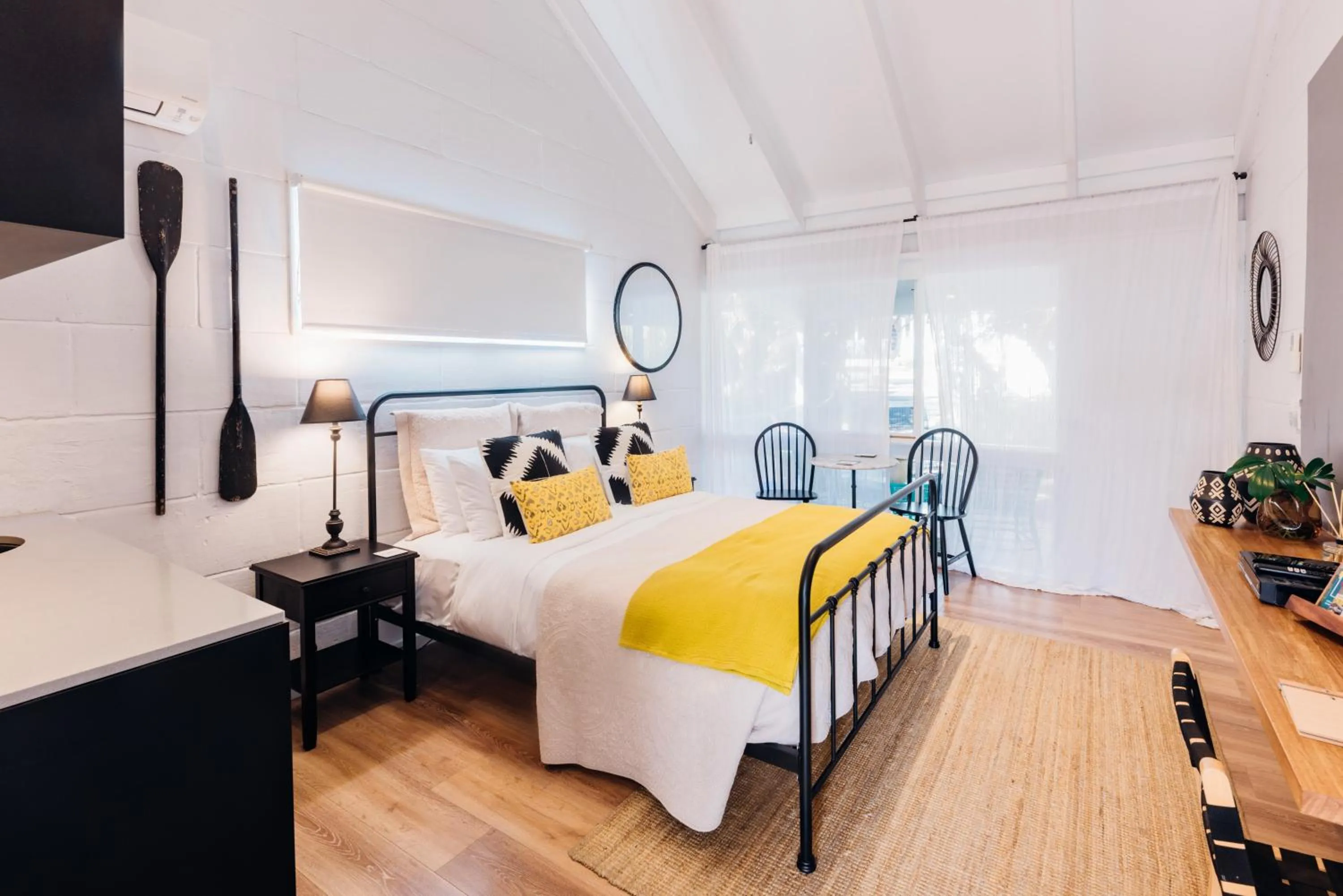 Bed in Port O' Call Motel