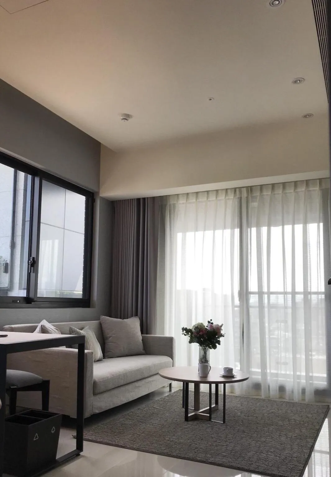 Living room in Jolley Hotel