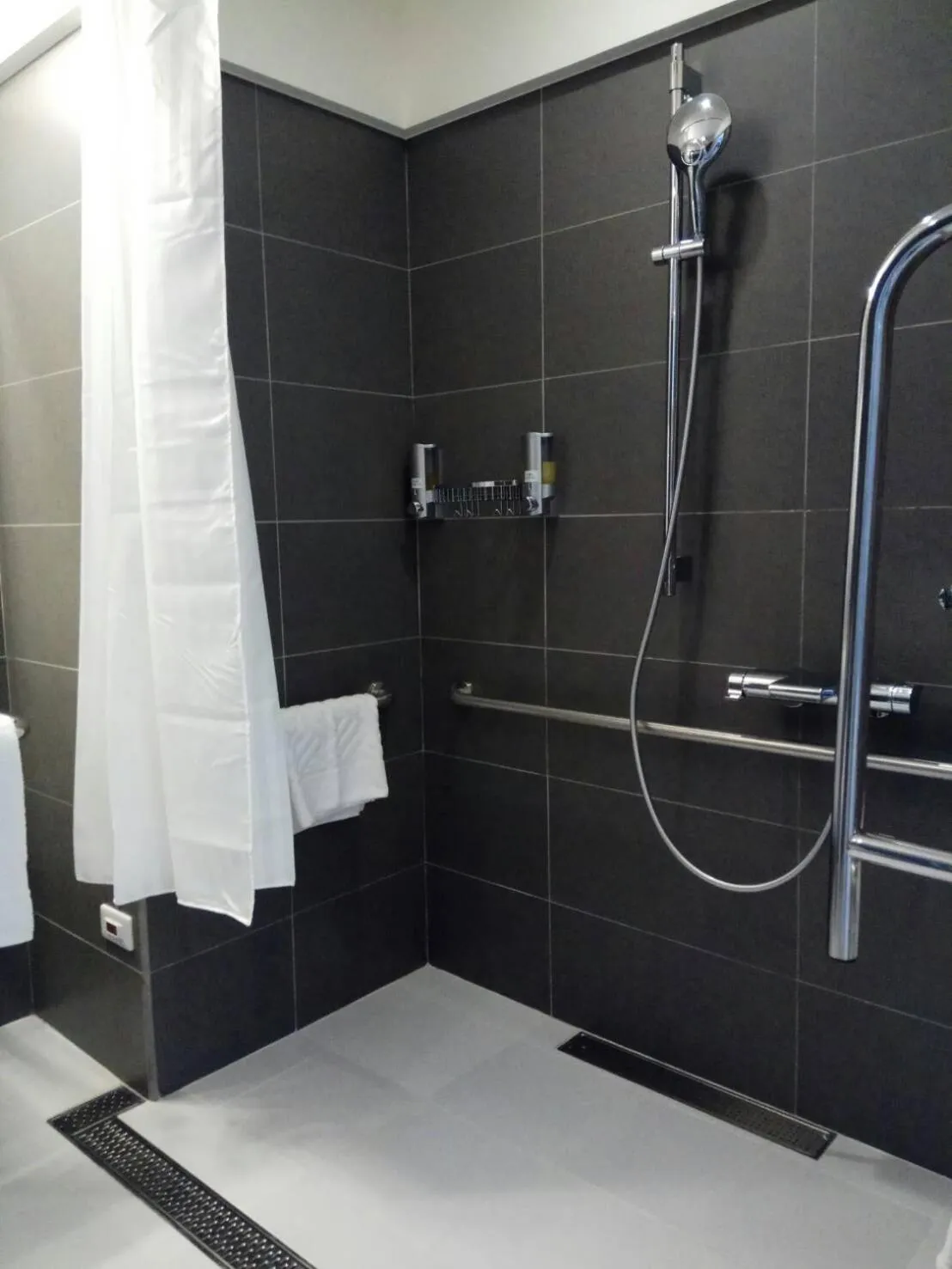 Shower in Jolley Hotel